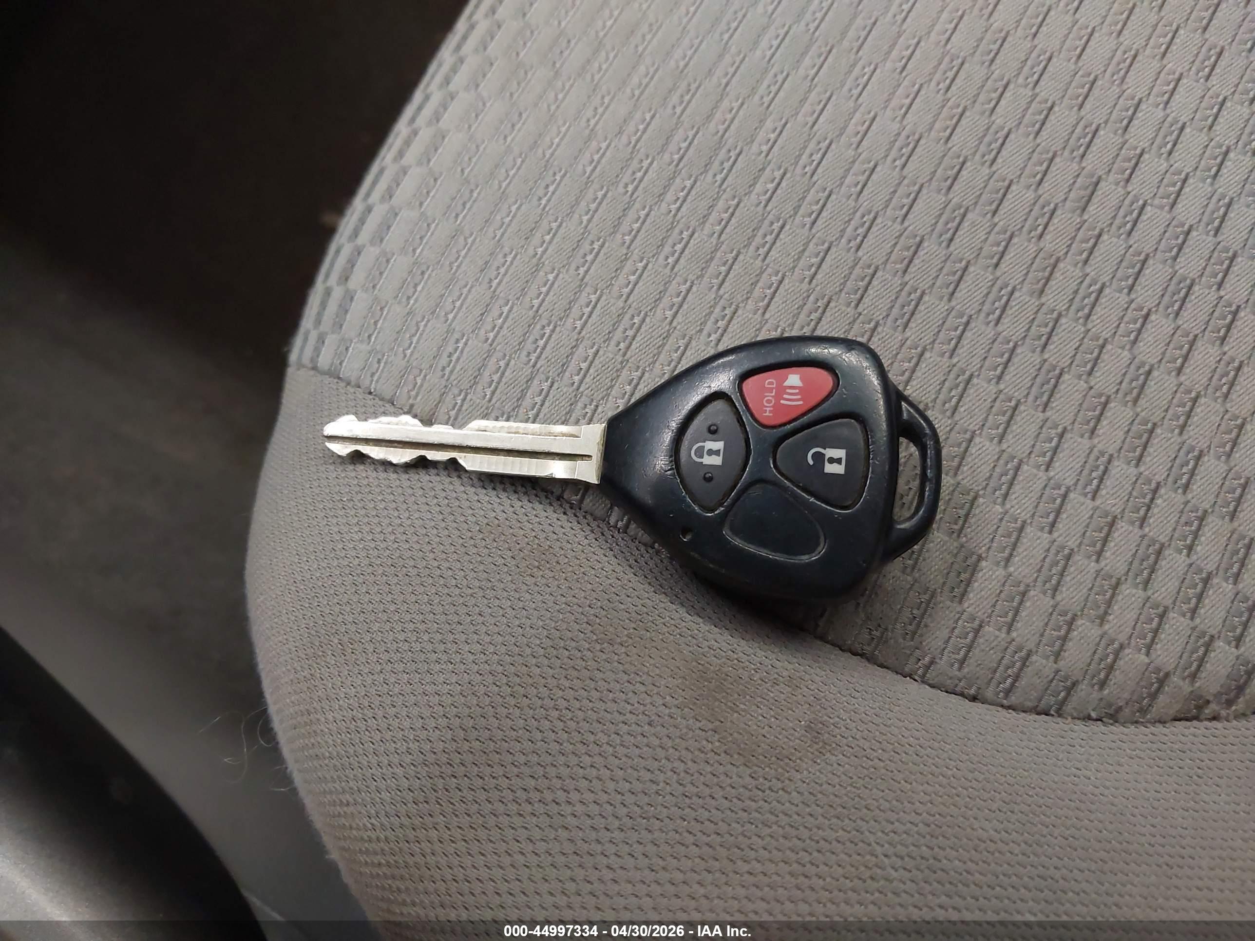 TOYOTA RAV4 image 11