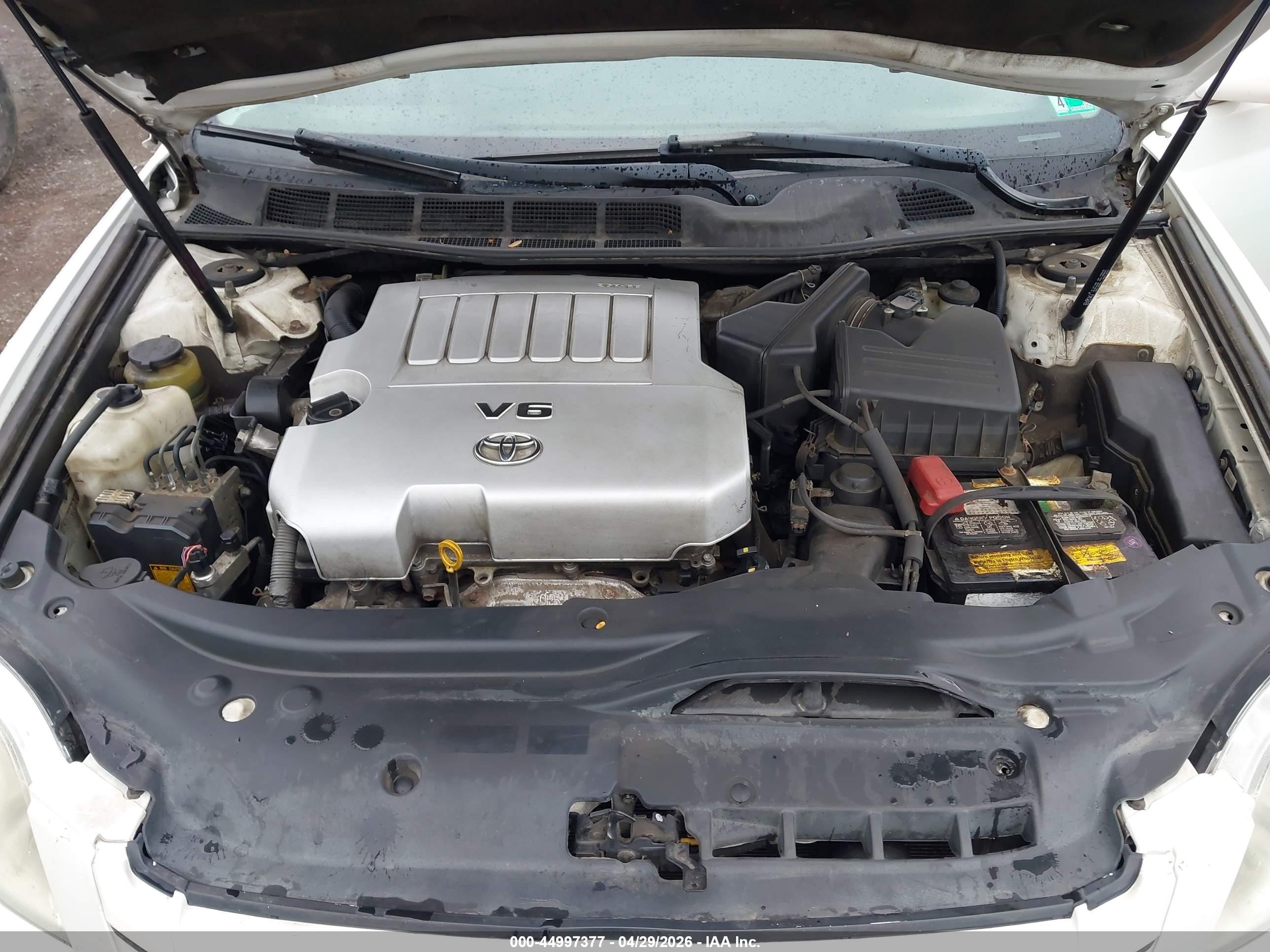 TOYOTA AVALON image 10