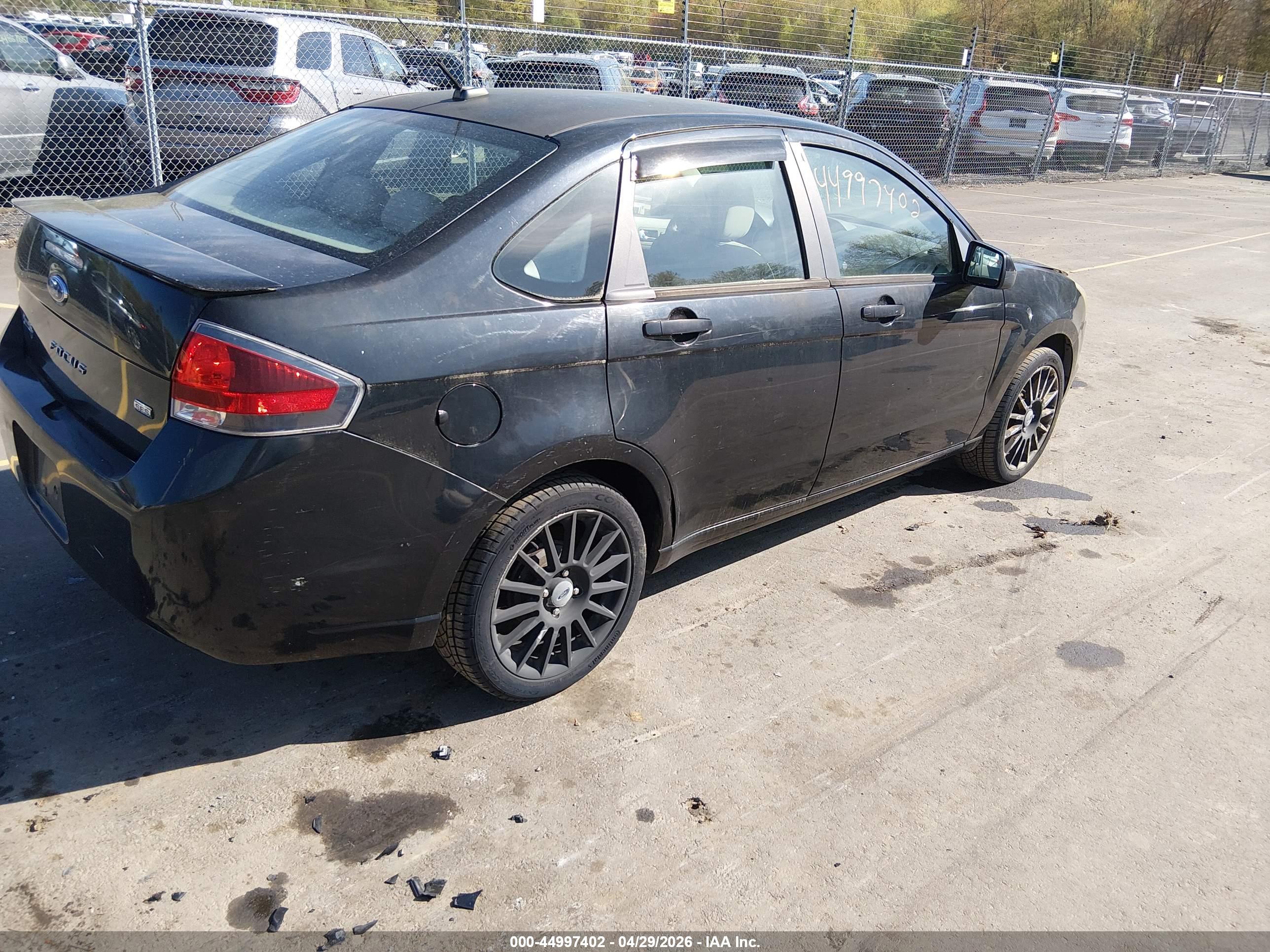 FORD FOCUS image 4