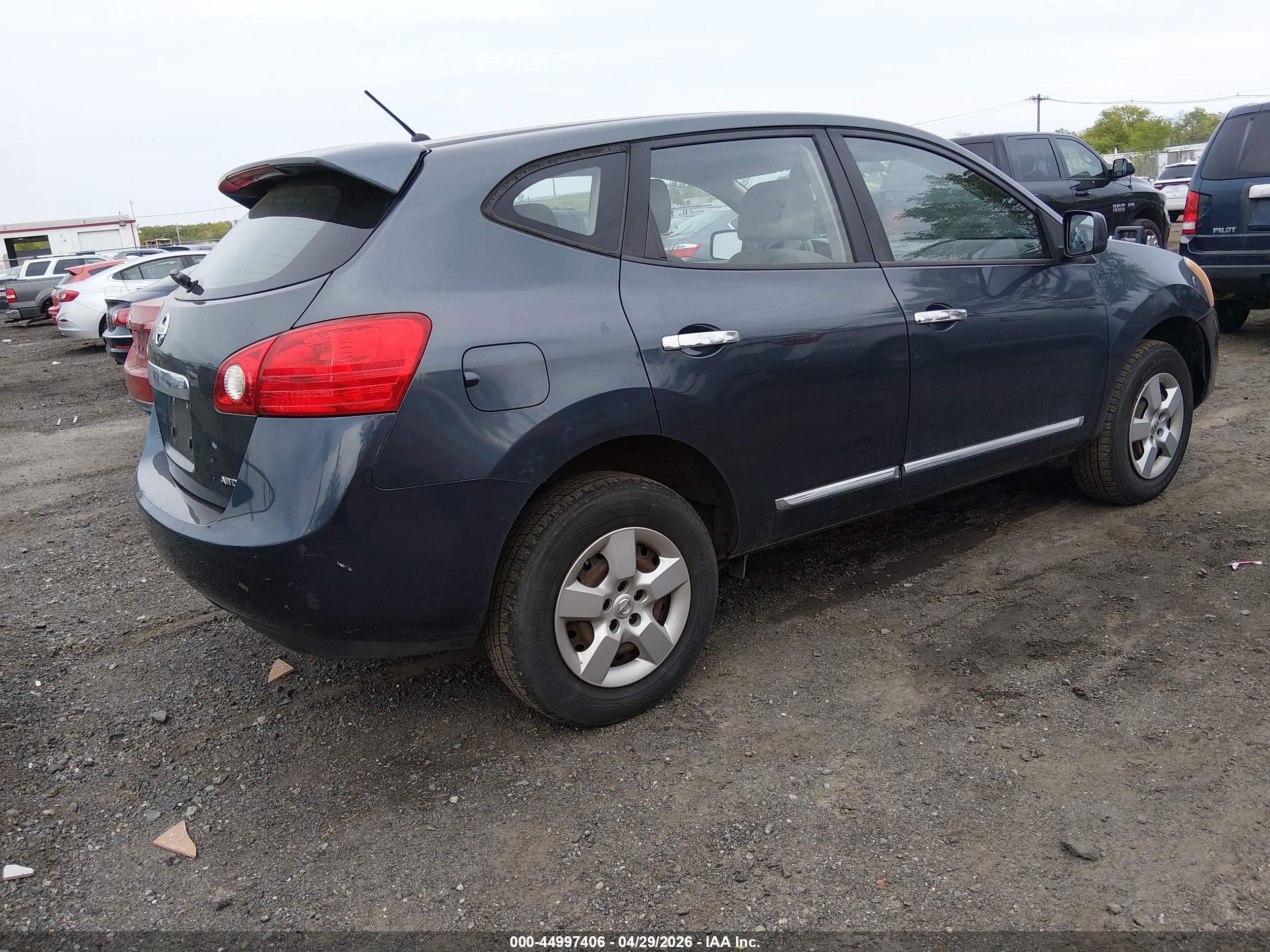 NISSAN ROGUE image 4