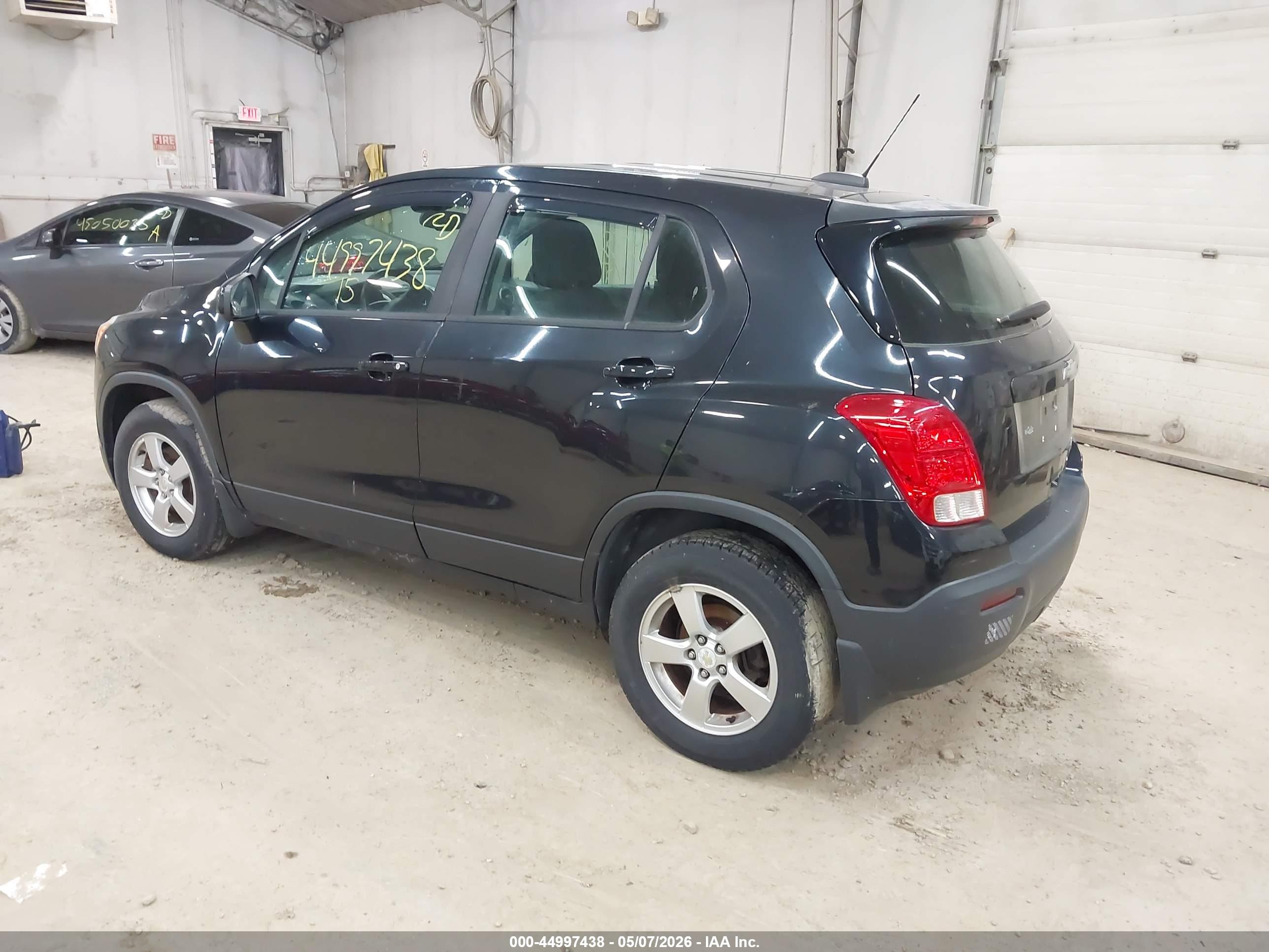 CHEVROLET TRAX image 3