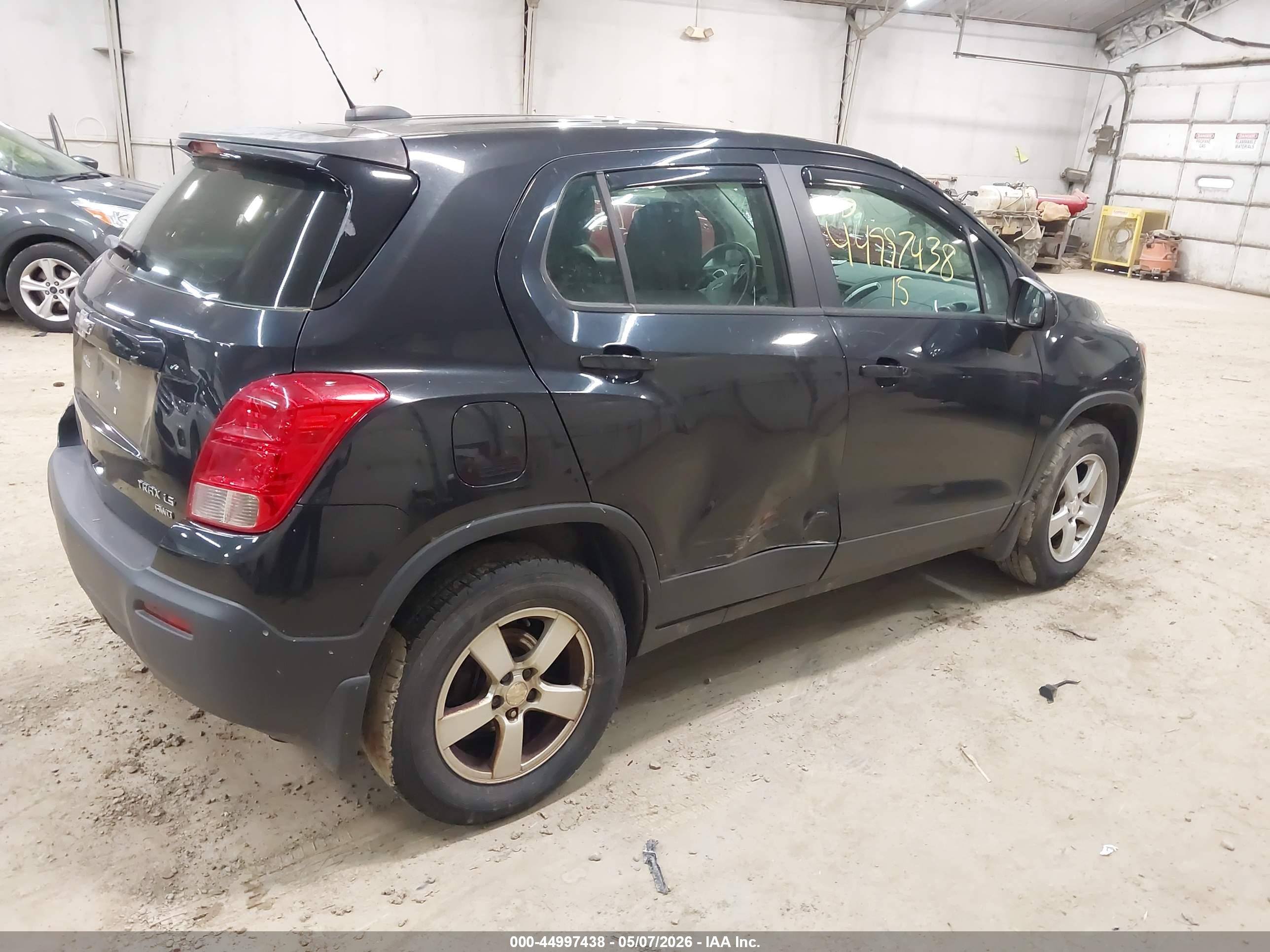 CHEVROLET TRAX image 4