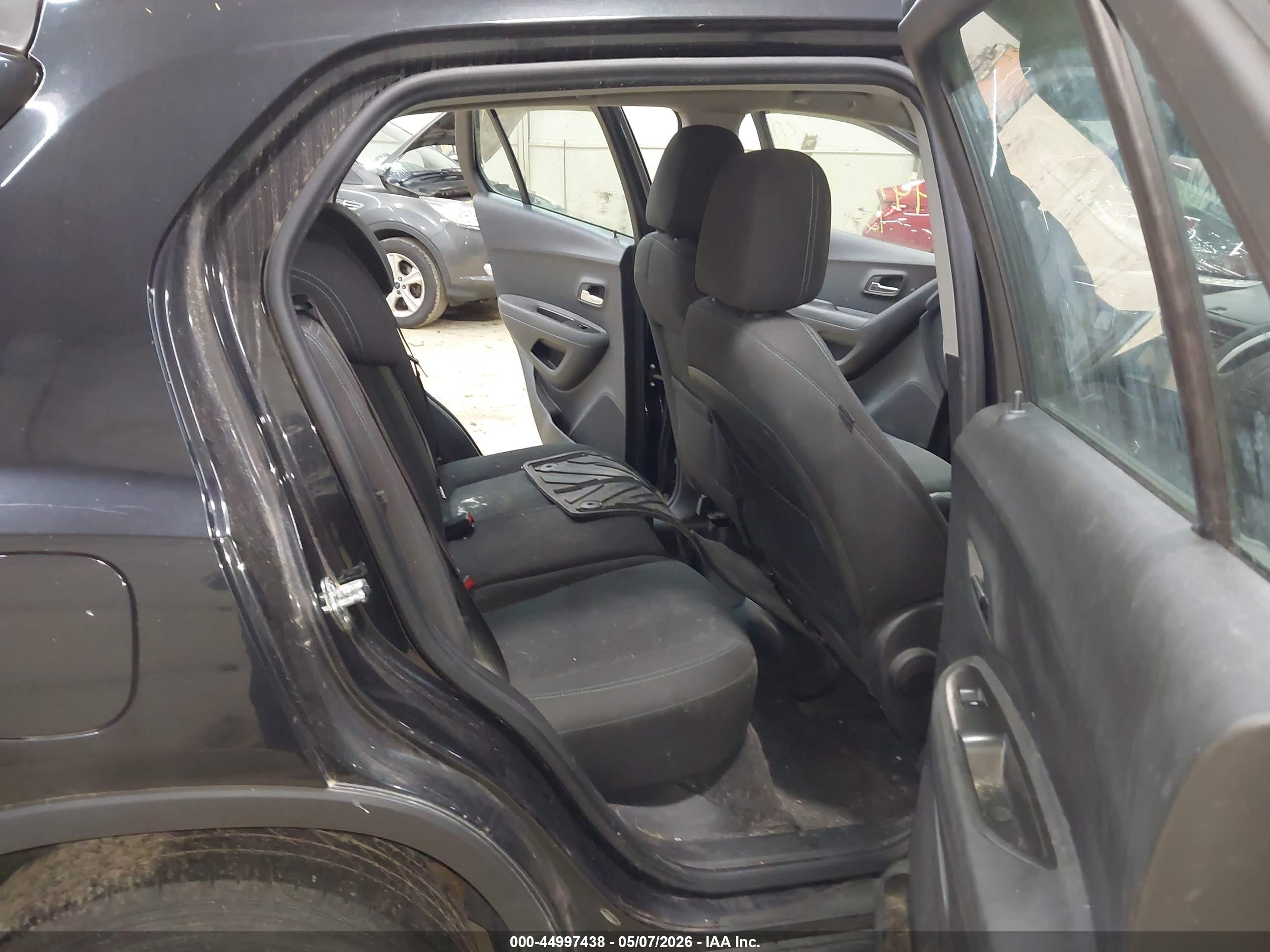 CHEVROLET TRAX image 8