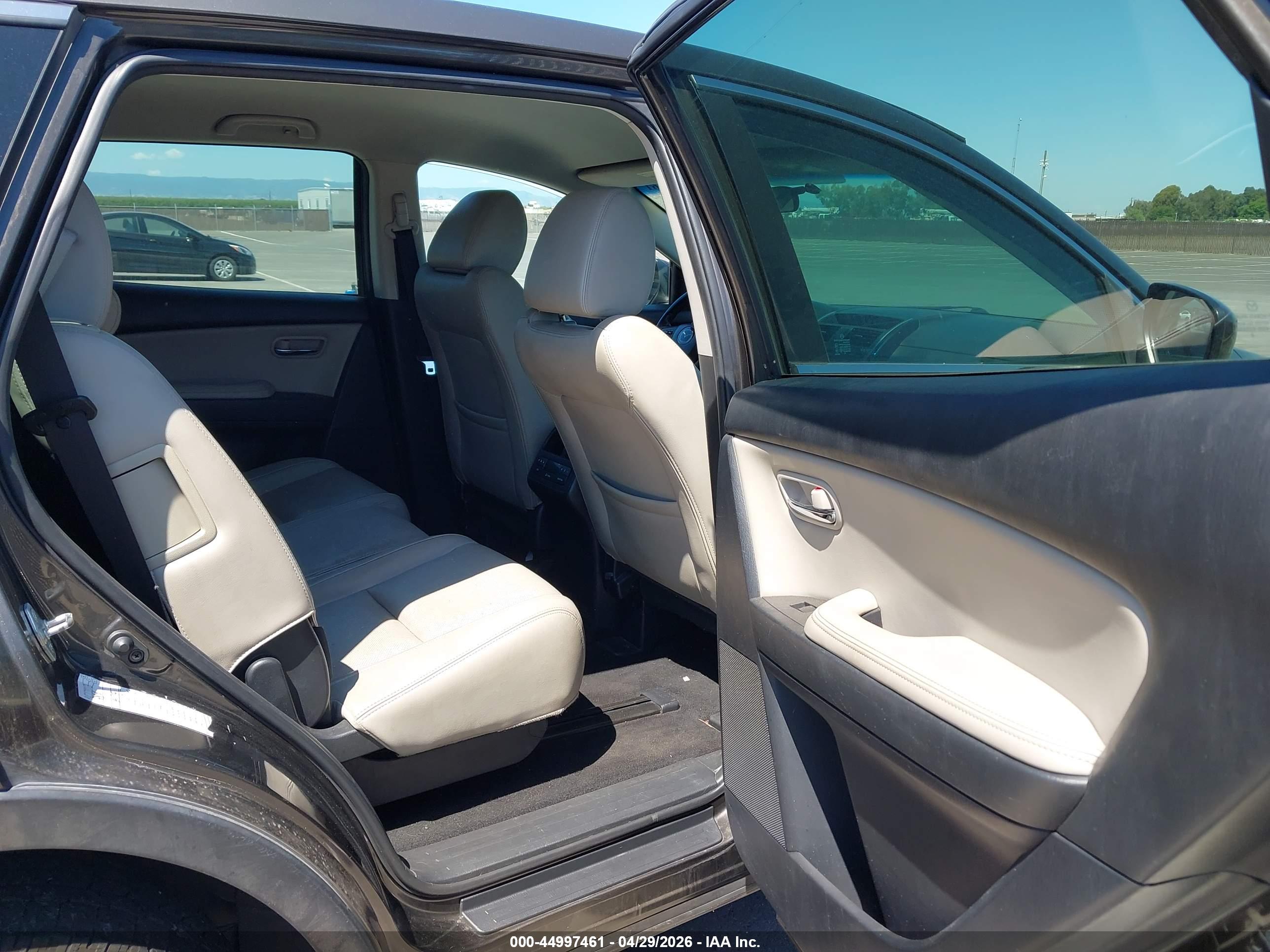MAZDA CX-9 image 8