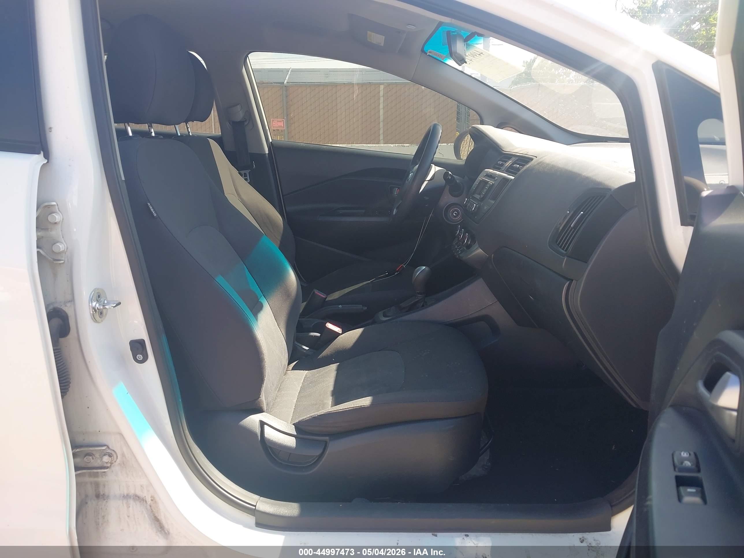 KIA RIO image 5