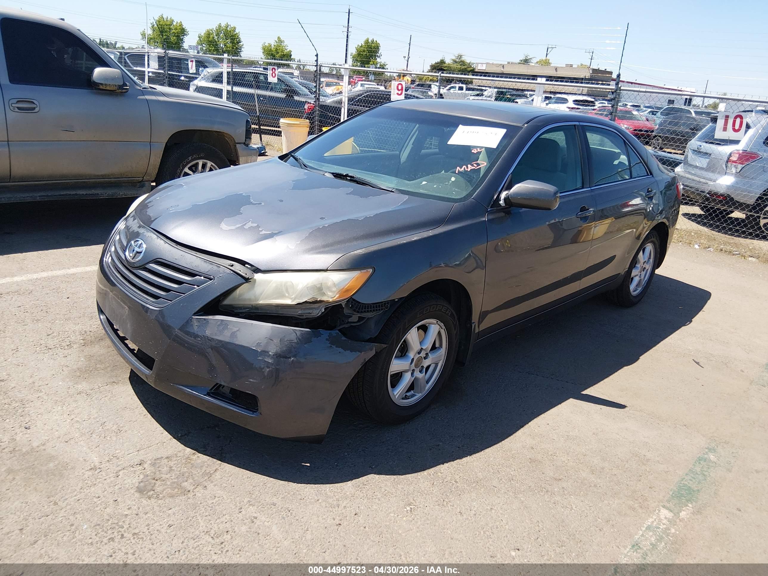 TOYOTA CAMRY image 2