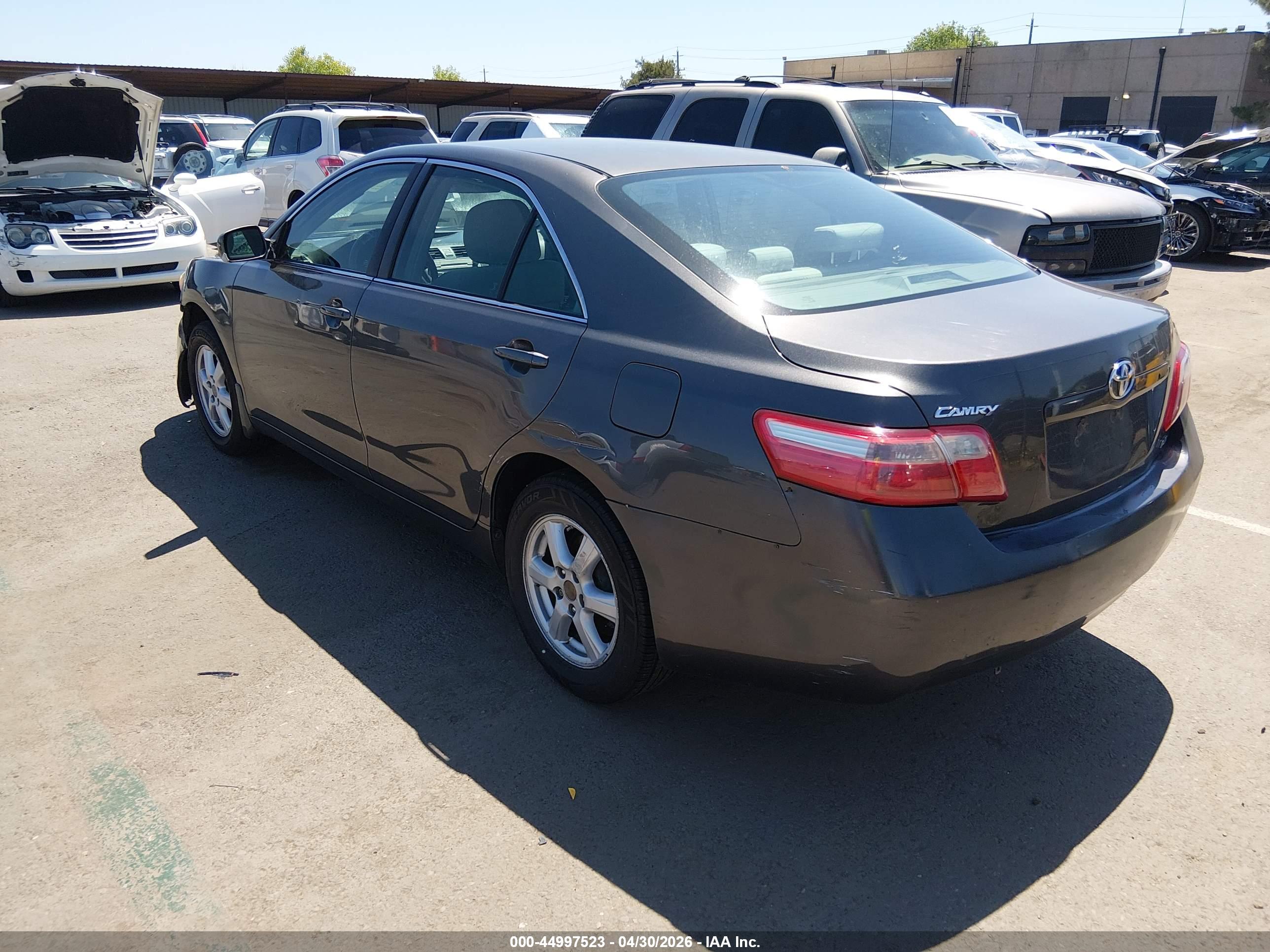 TOYOTA CAMRY image 3
