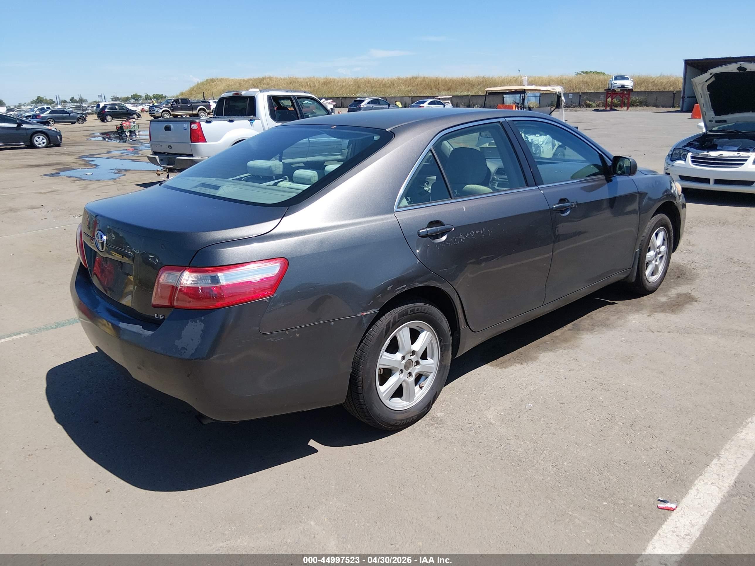 TOYOTA CAMRY image 4