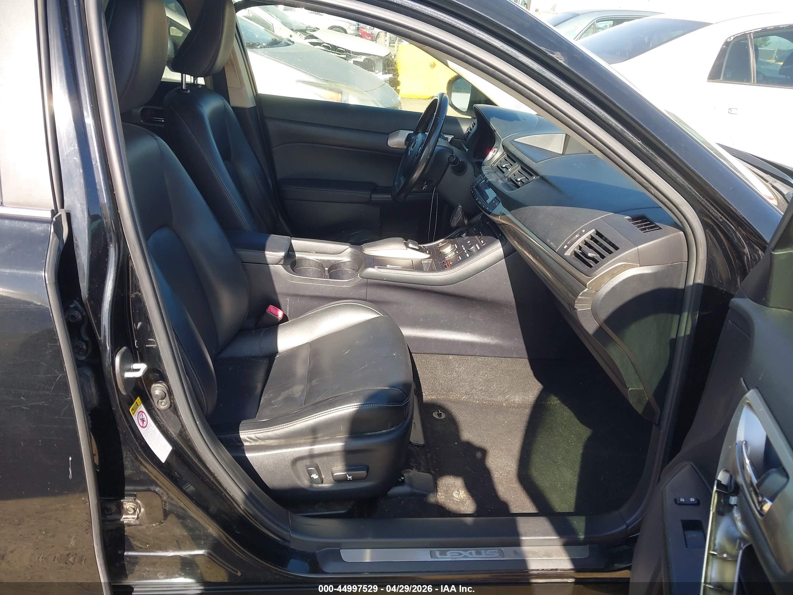 LEXUS CT image 5