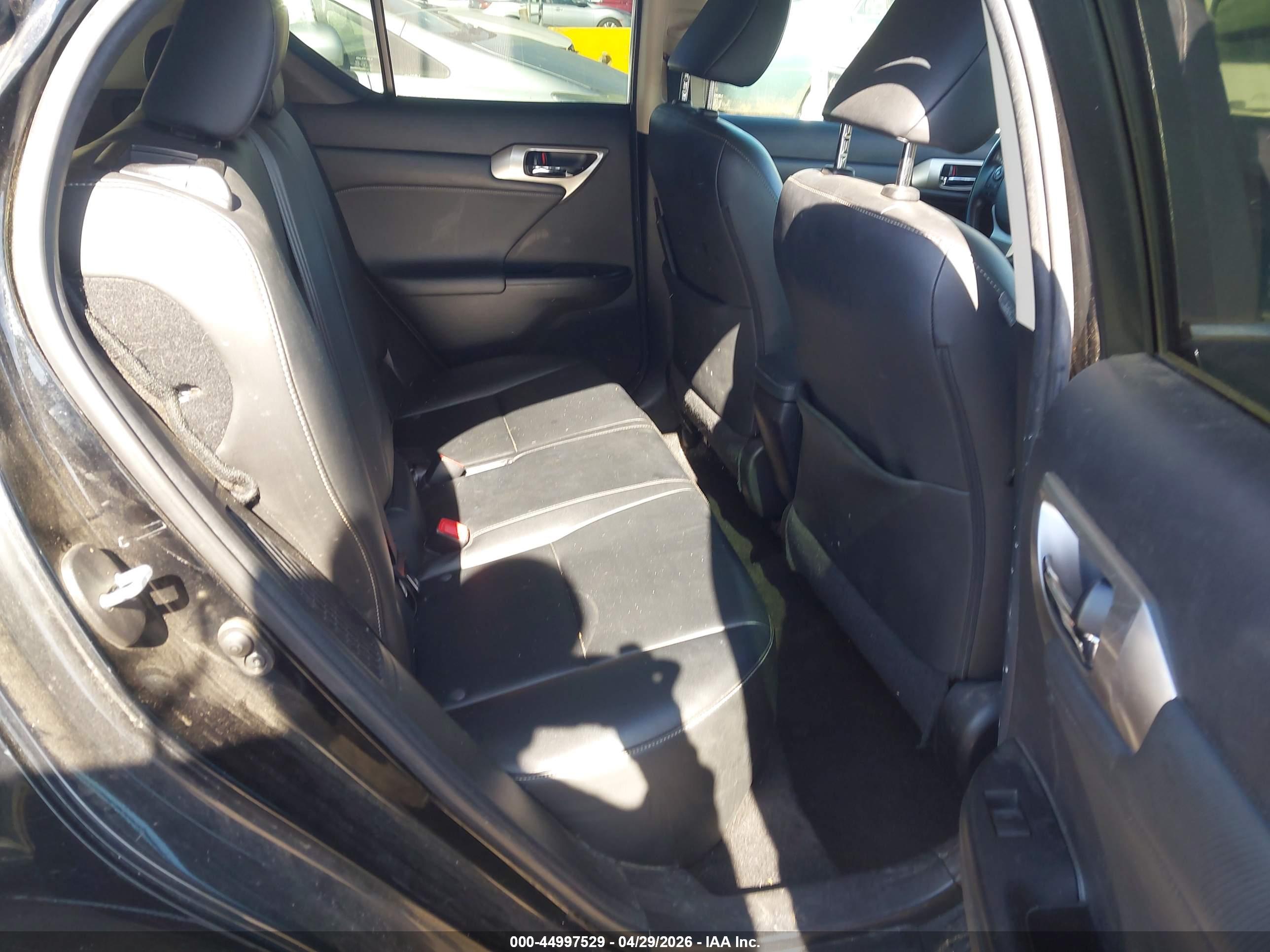 LEXUS CT image 8
