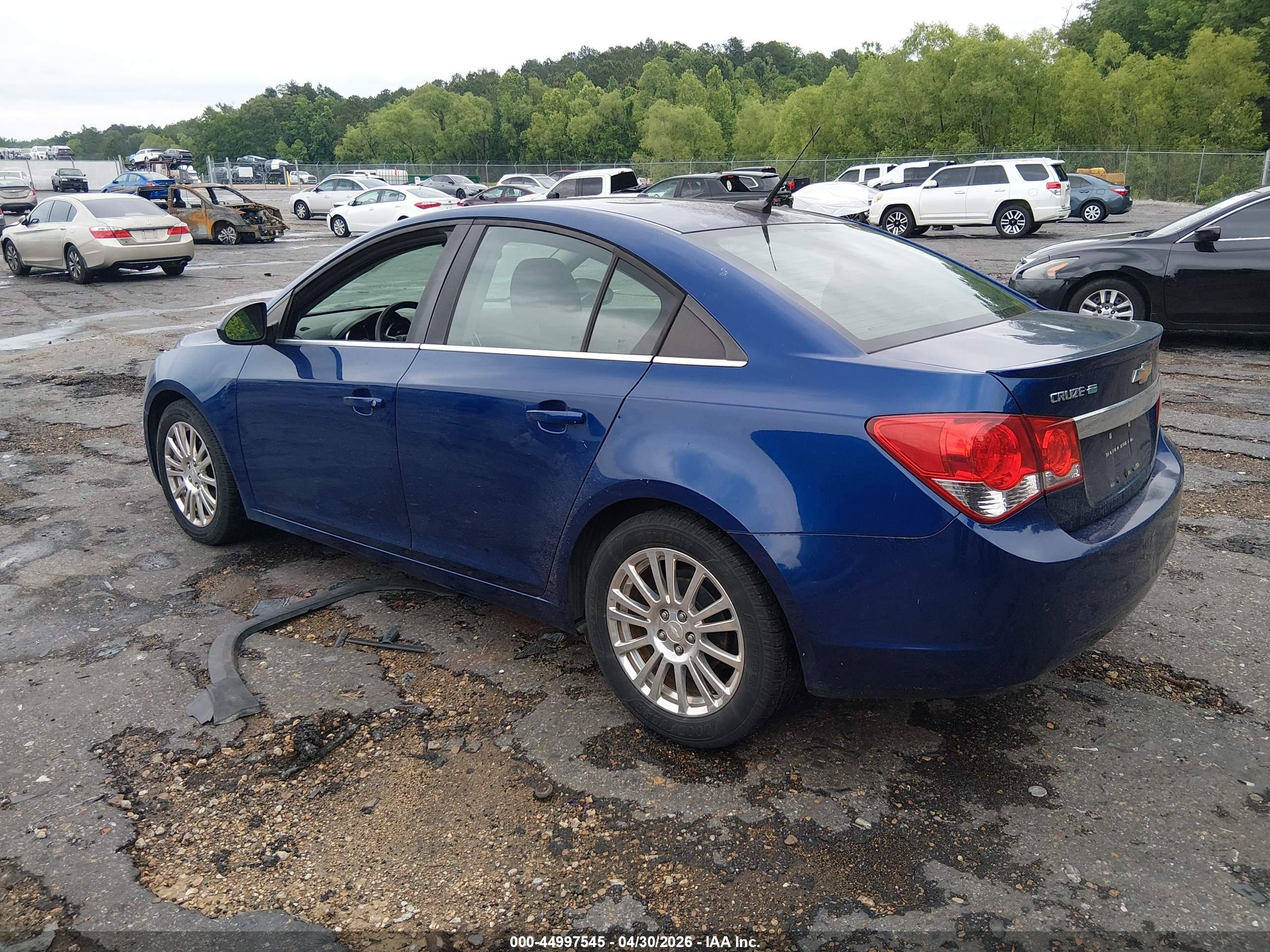 CHEVROLET CRUZE image 3