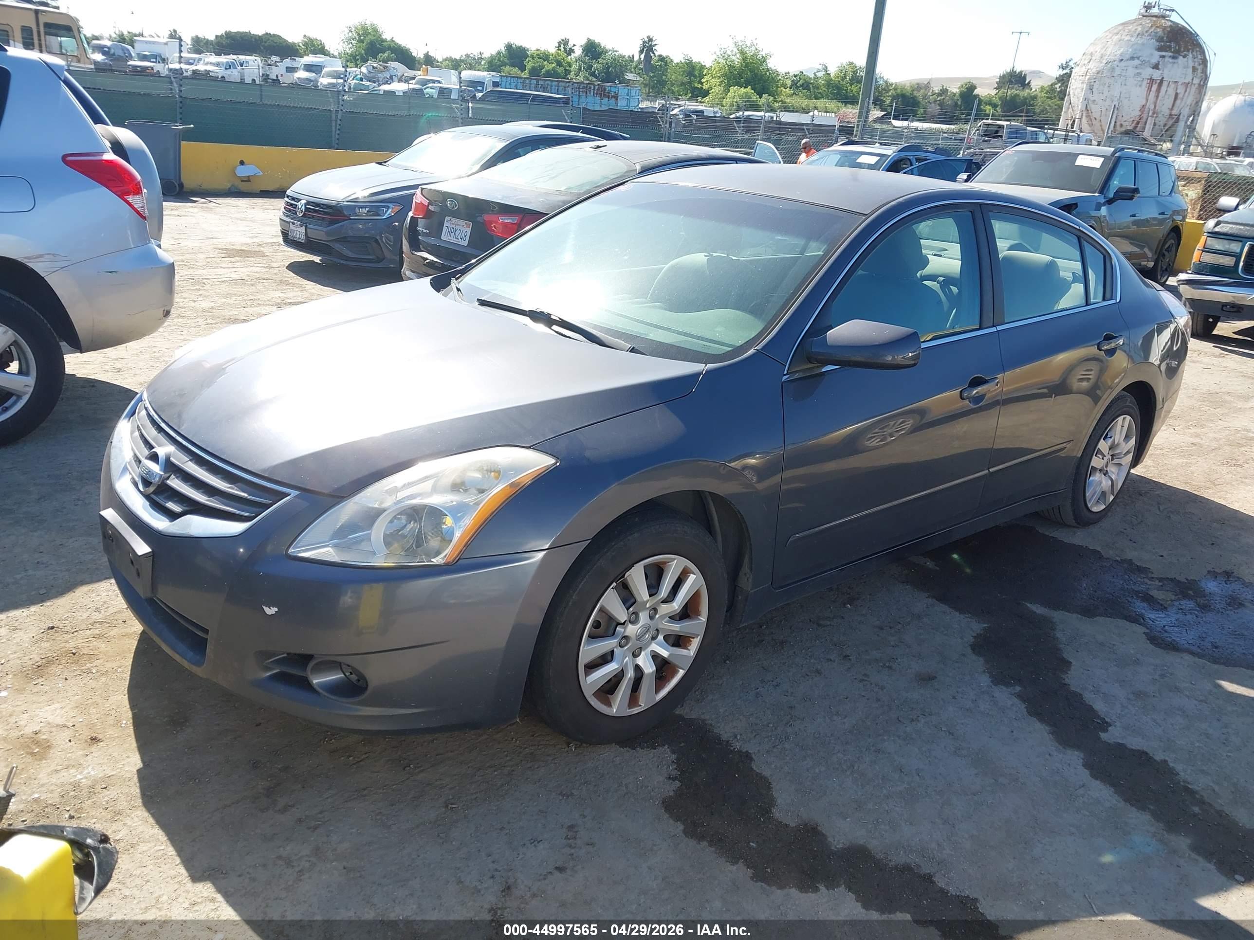 NISSAN ALTIMA image 2
