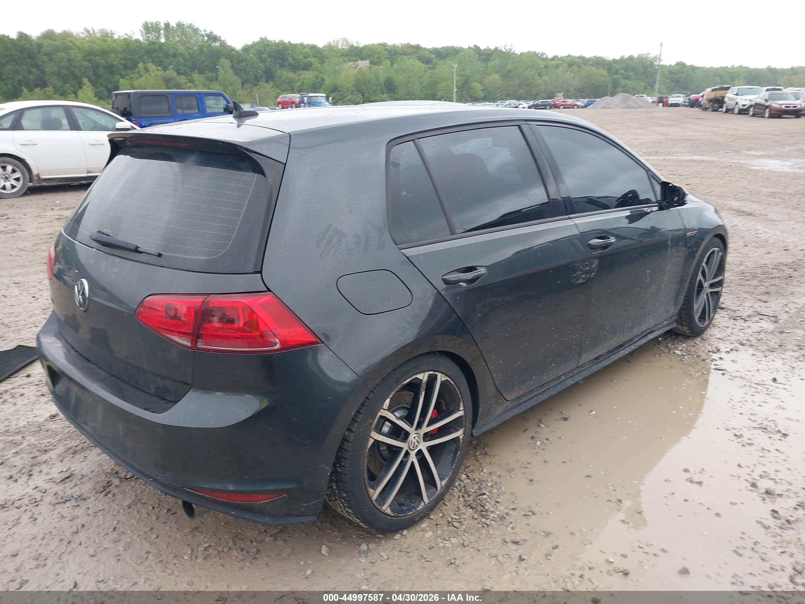 VOLKSWAGEN GOLF image 4