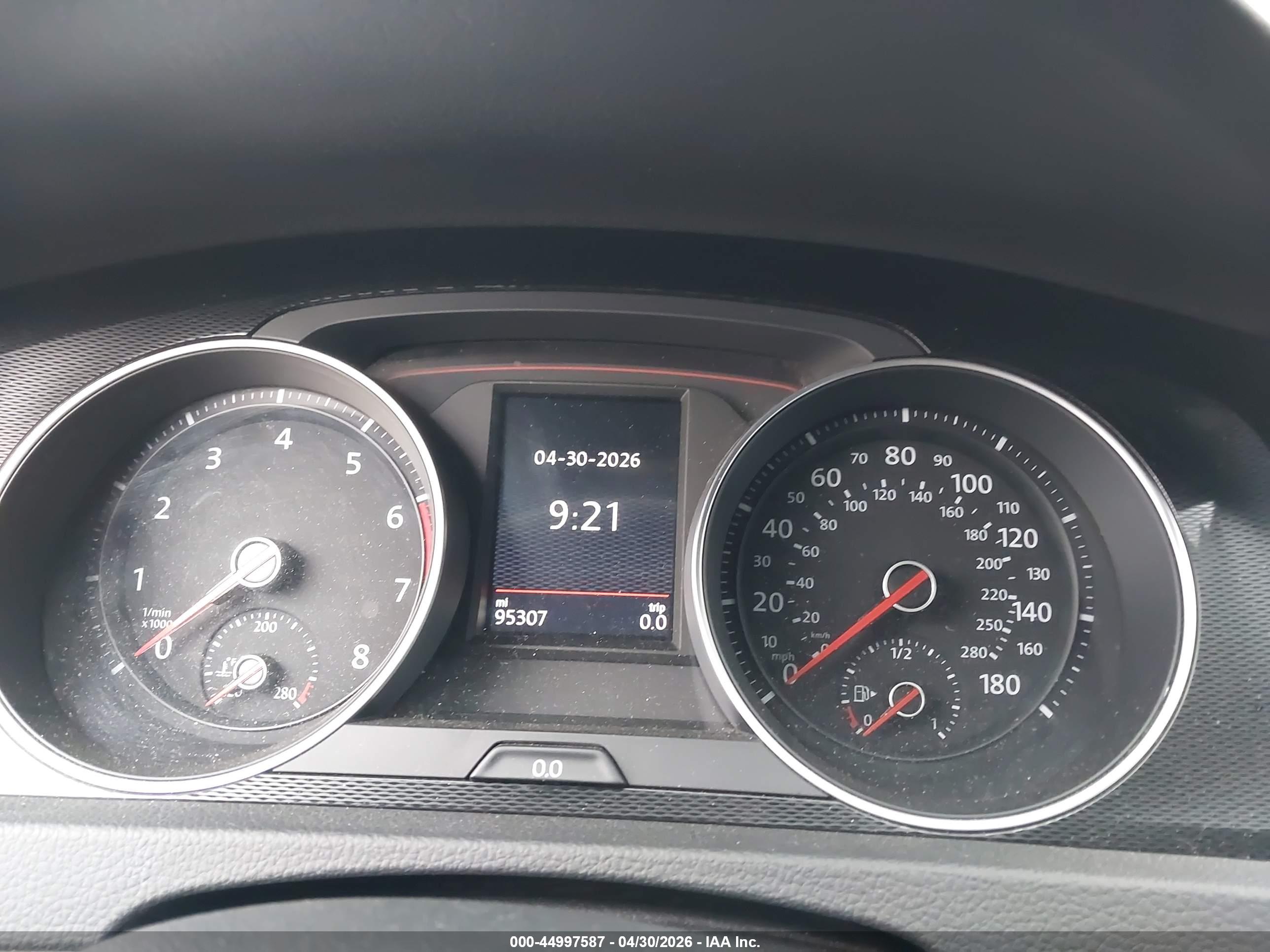 VOLKSWAGEN GOLF image 7