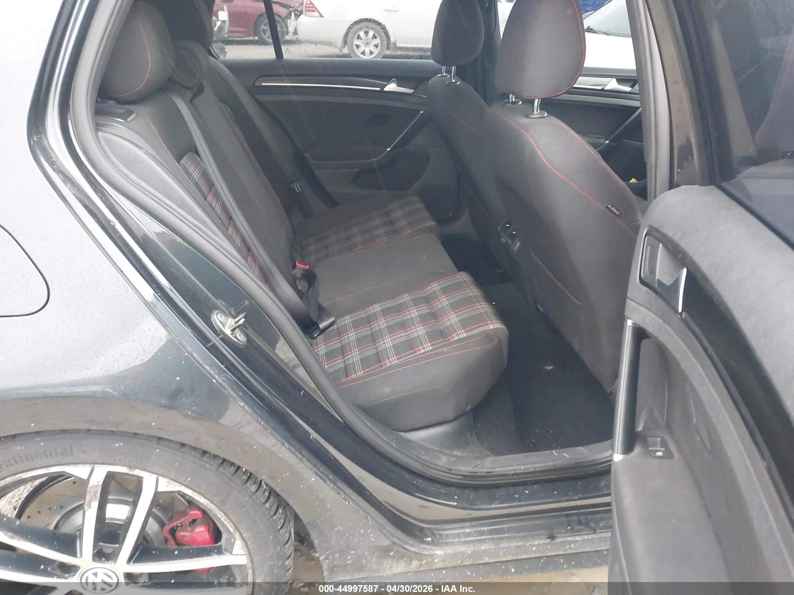 VOLKSWAGEN GOLF image 8