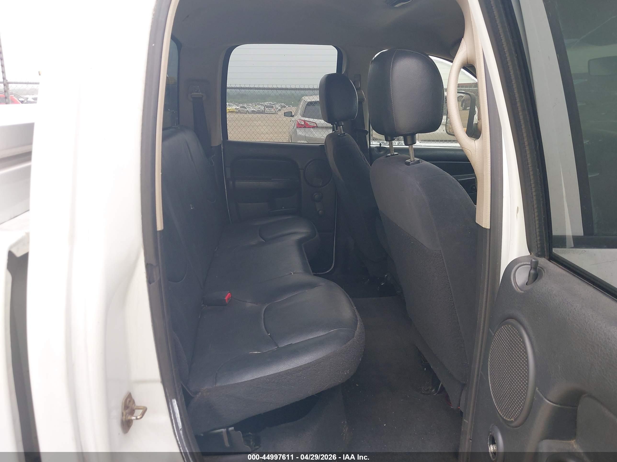 DODGE RAM image 7