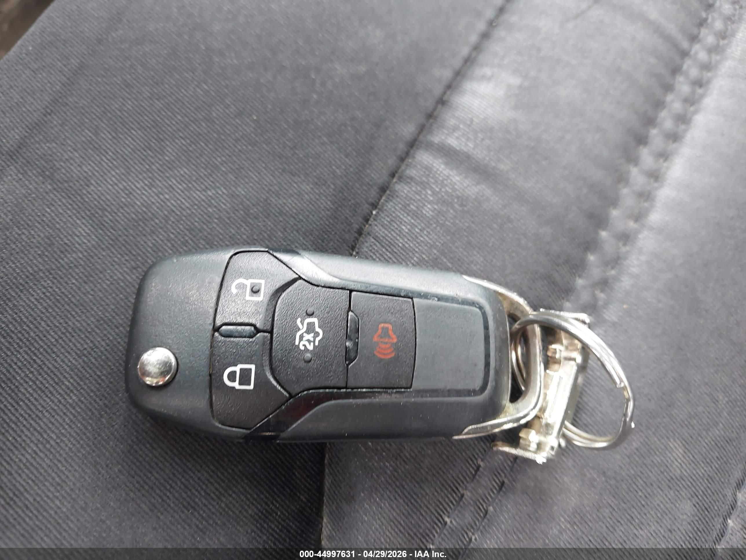 FORD FUSION image 11
