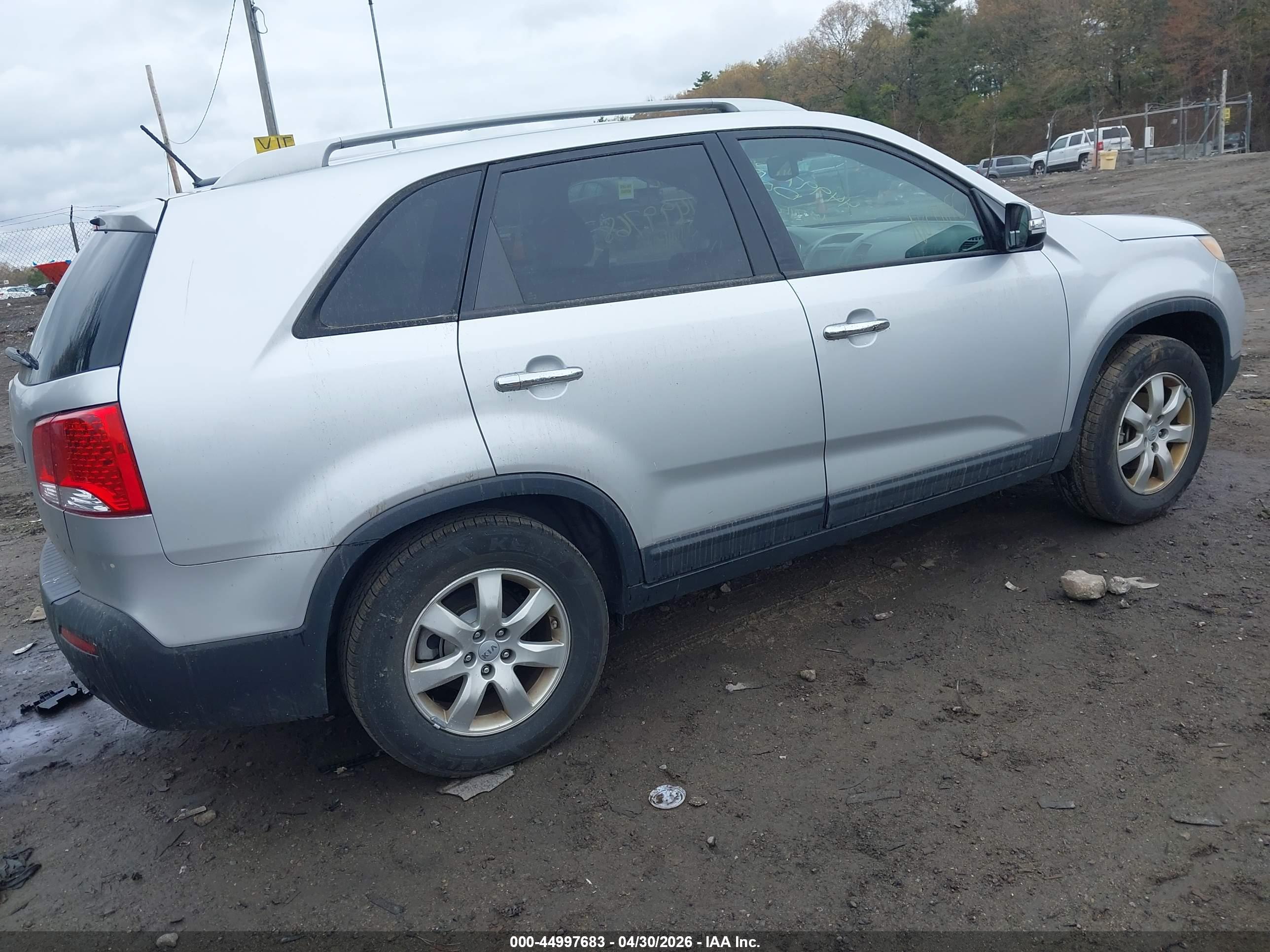 KIA SORENTO image 4