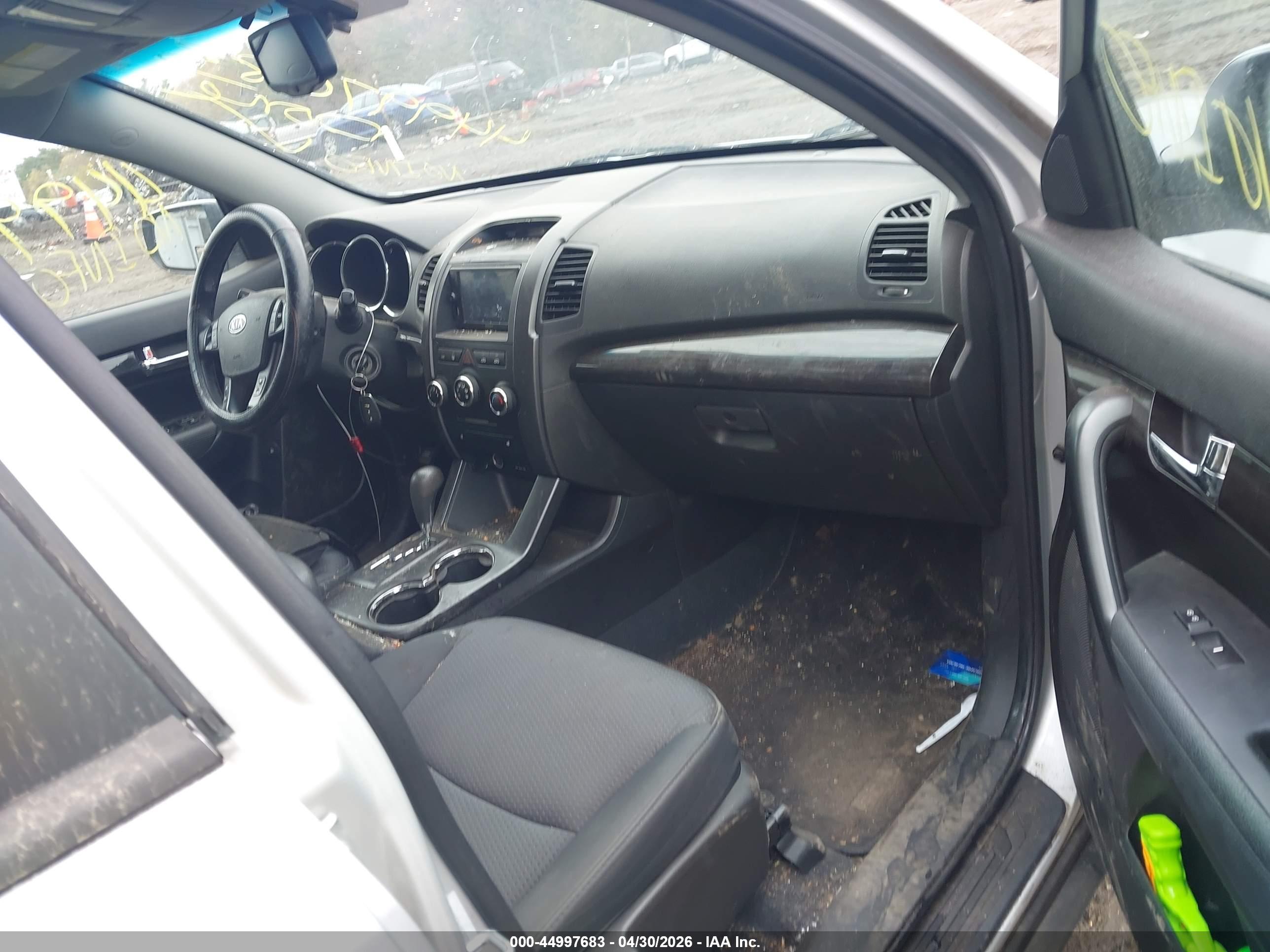 KIA SORENTO image 5