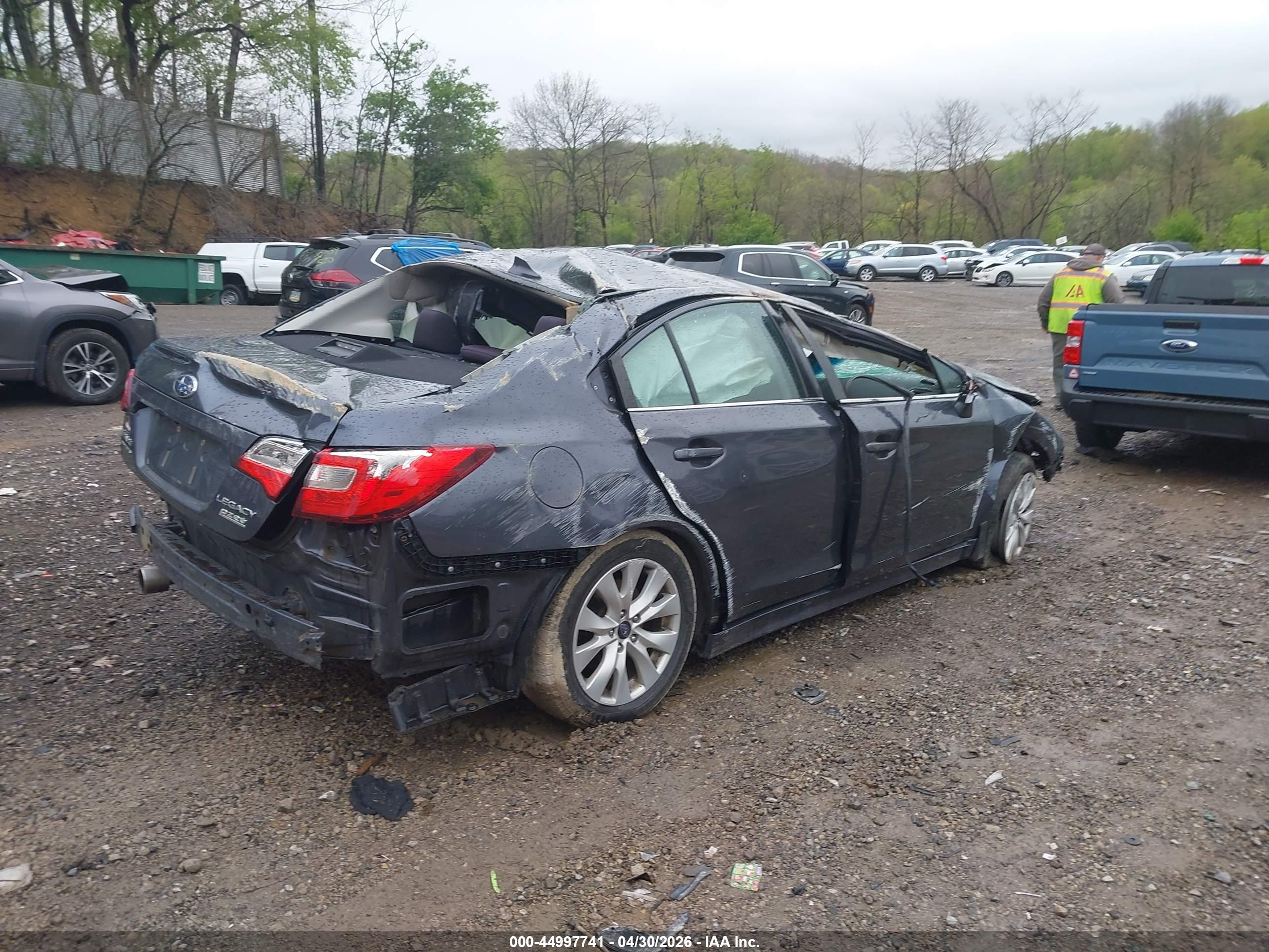 SUBARU LEGACY image 4
