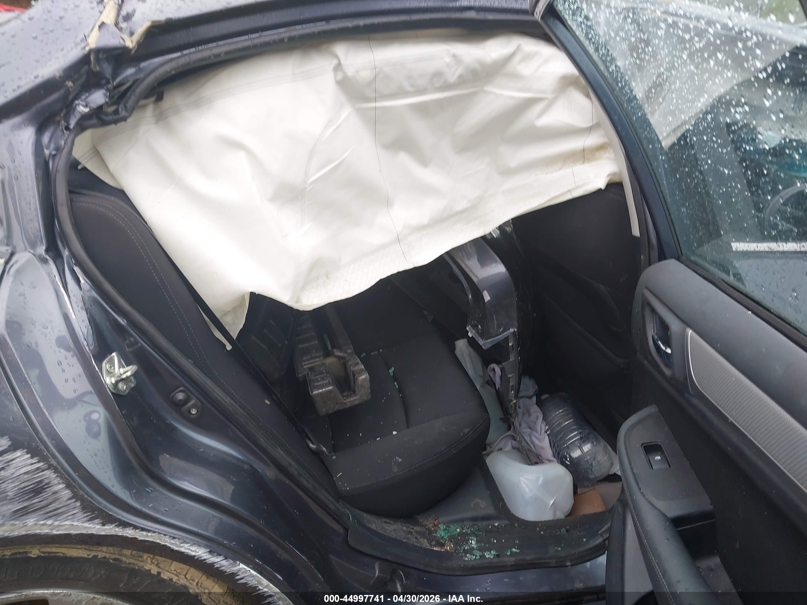 SUBARU LEGACY image 8