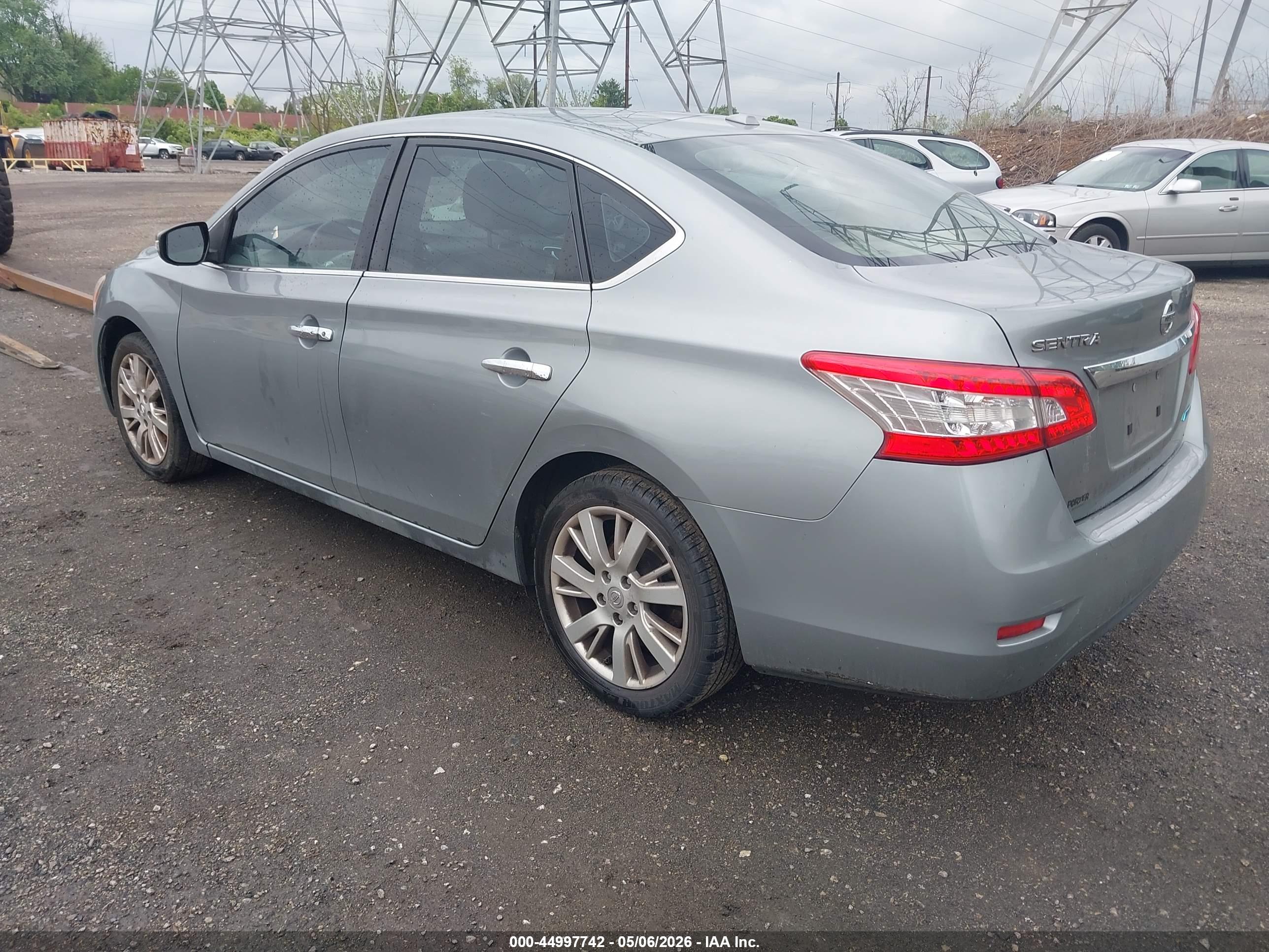 NISSAN SENTRA image 3