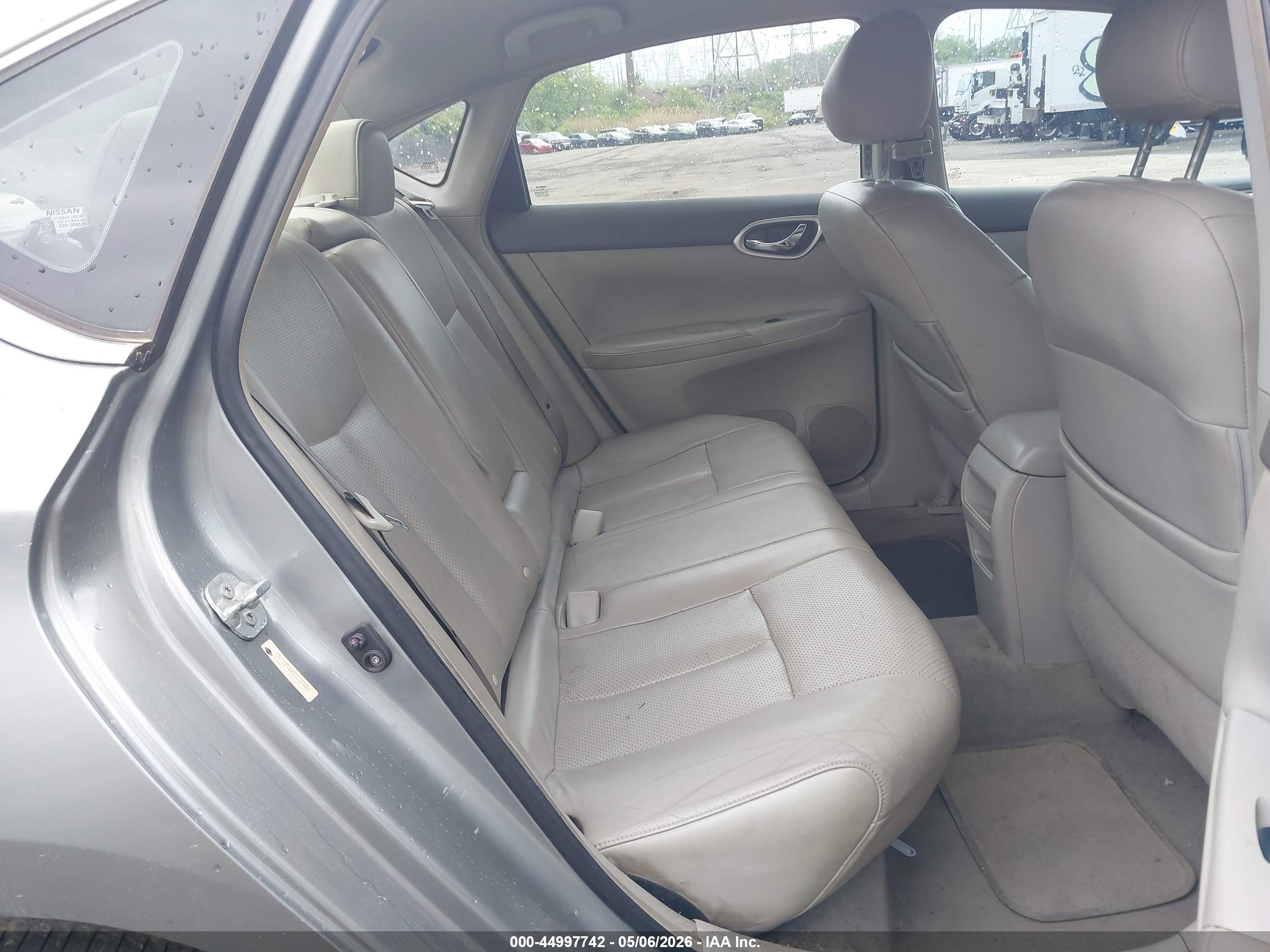 NISSAN SENTRA image 8