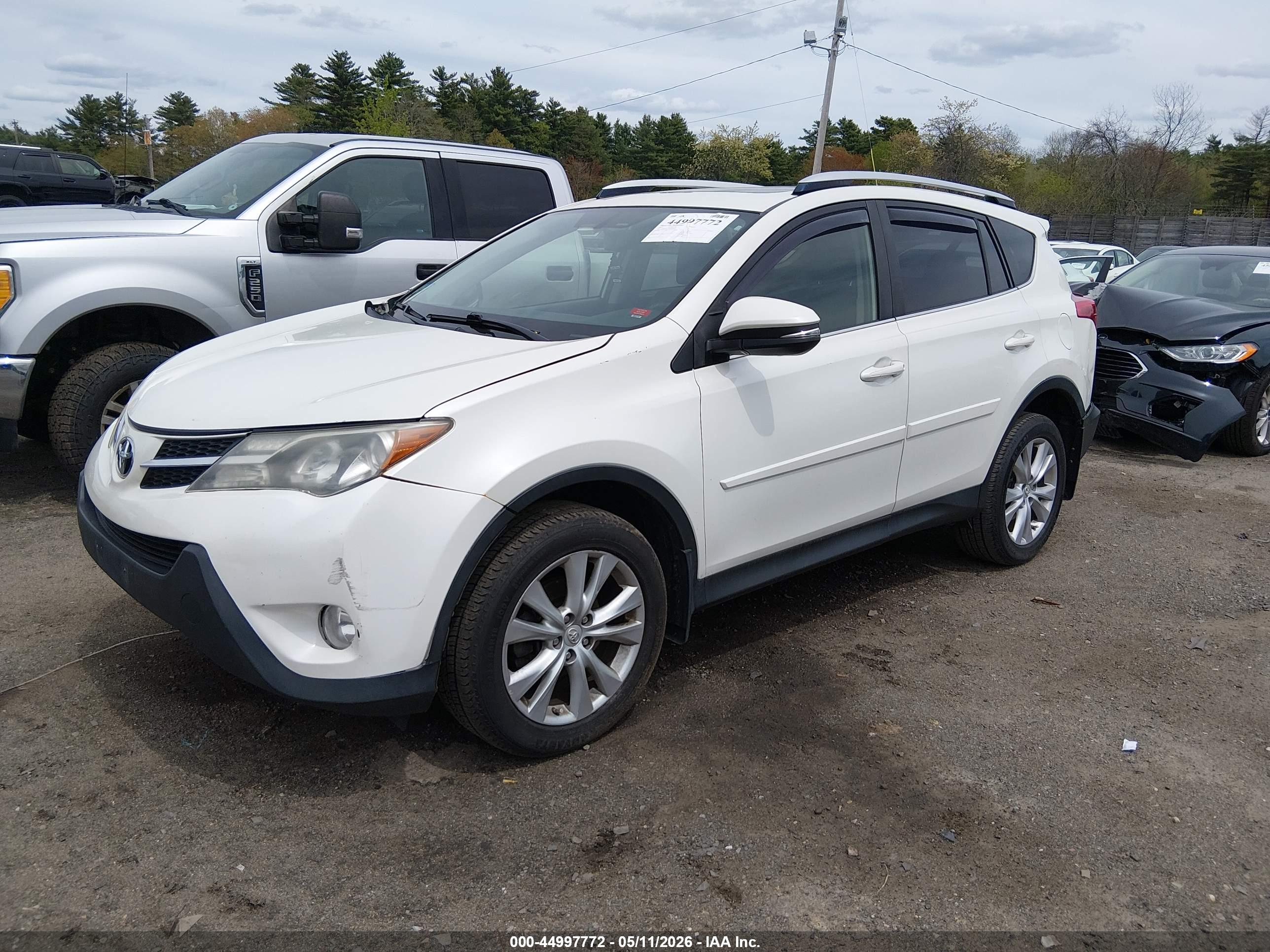TOYOTA RAV4 image 2