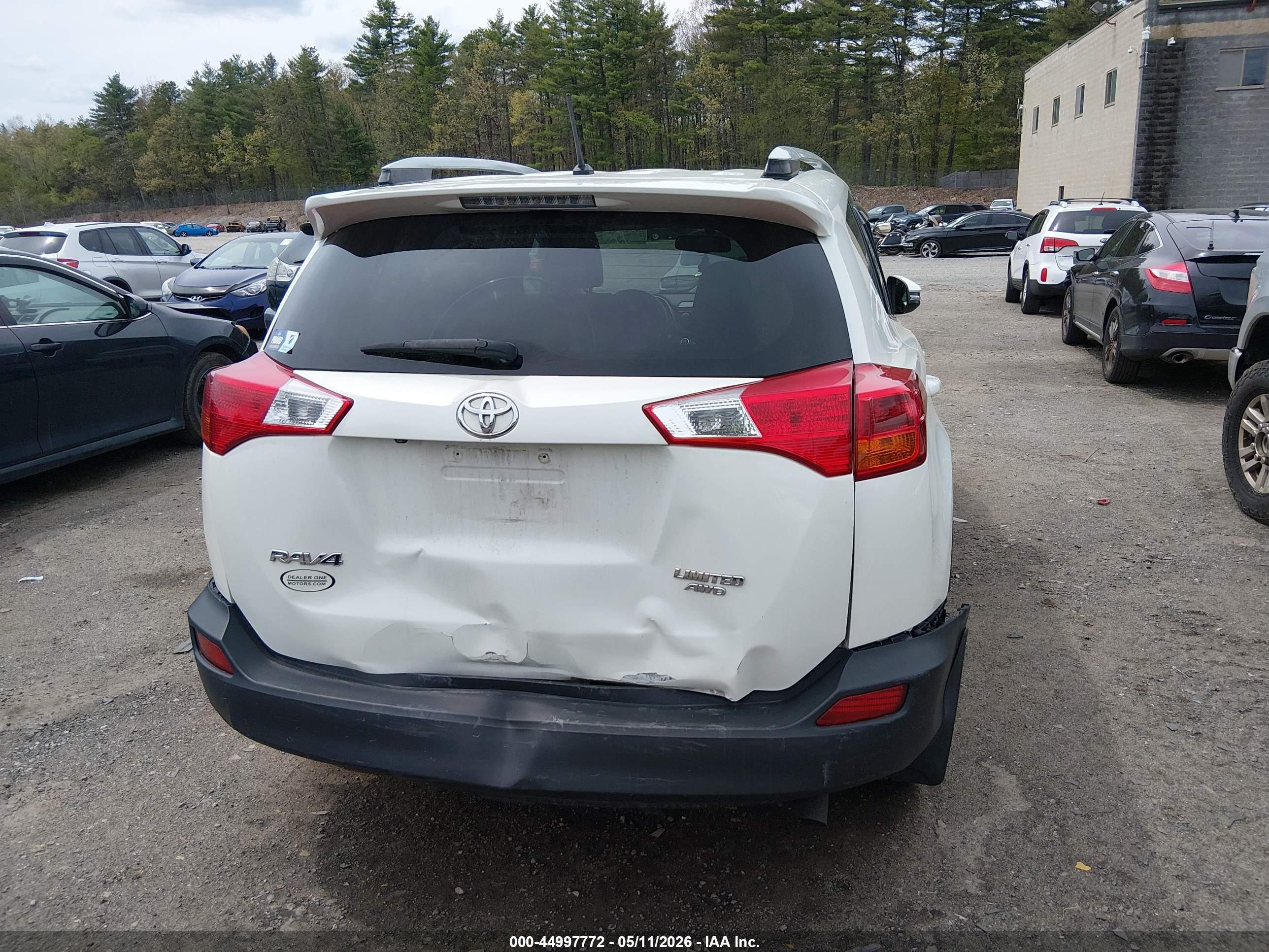 TOYOTA RAV4 image 6