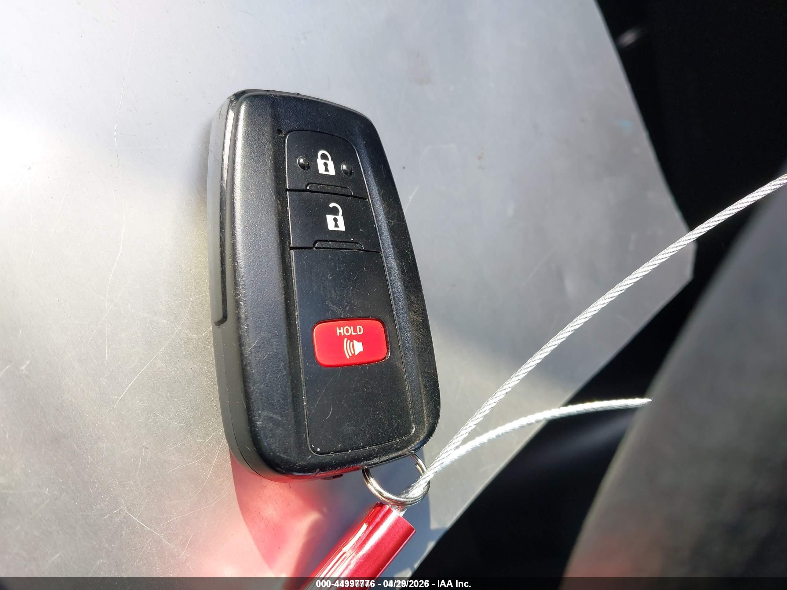 TOYOTA PRIUS image 11