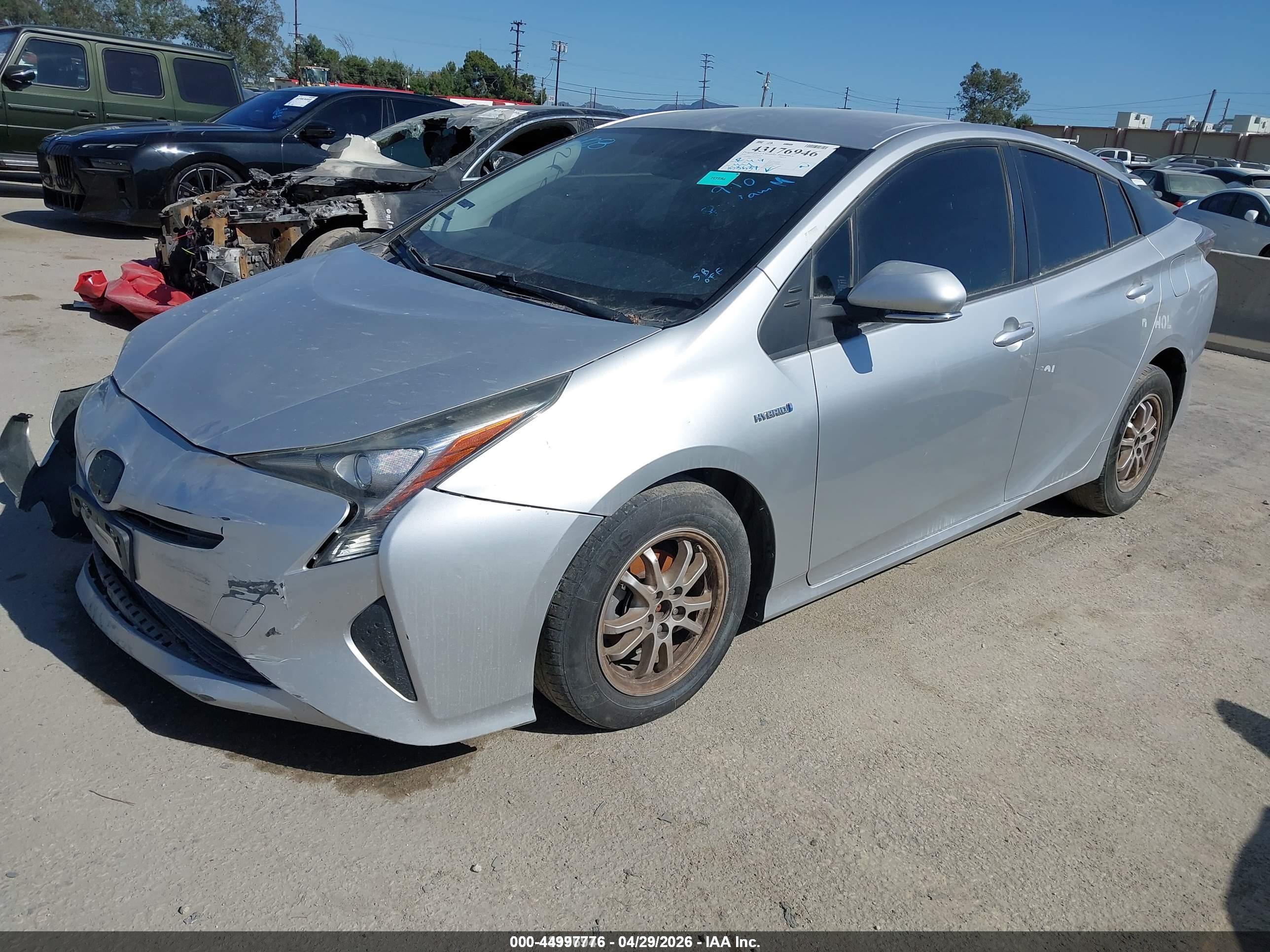 TOYOTA PRIUS image 2