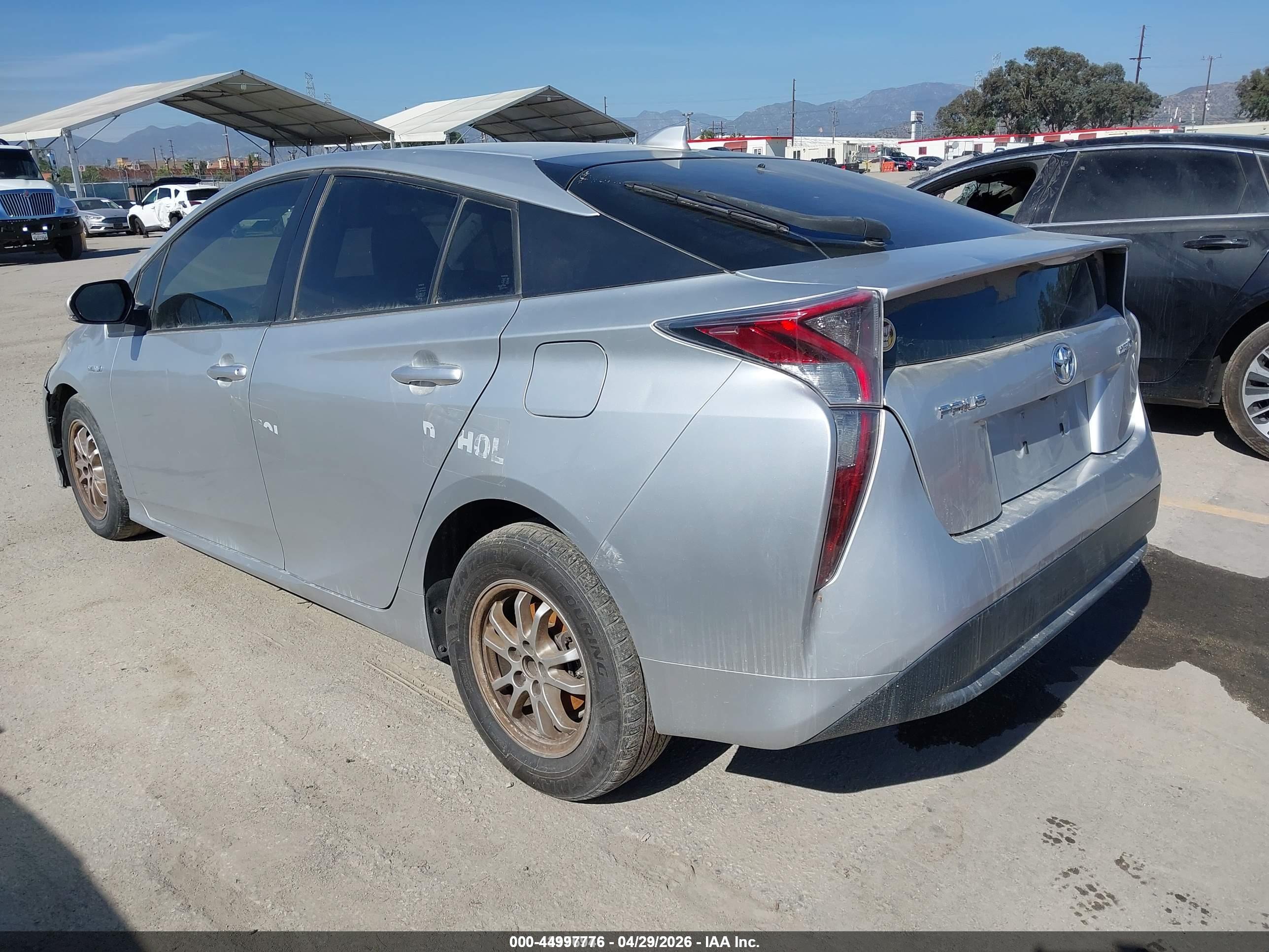 TOYOTA PRIUS image 3