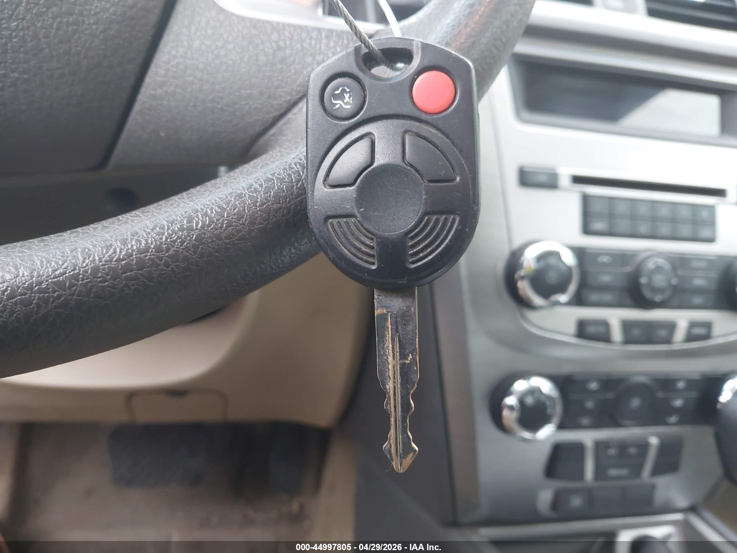 FORD FUSION image 11