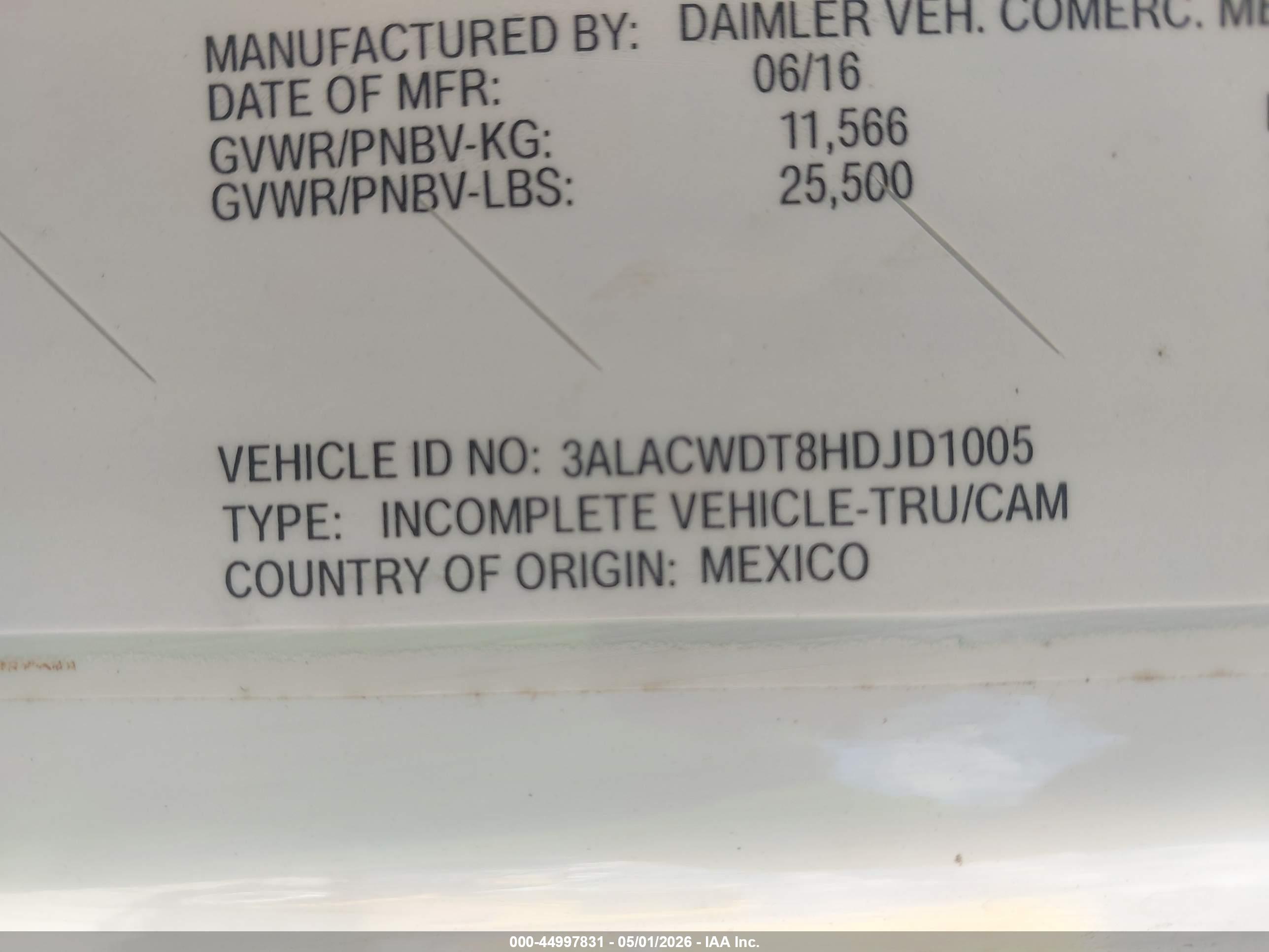 FREIGHTLINER M2 image 9