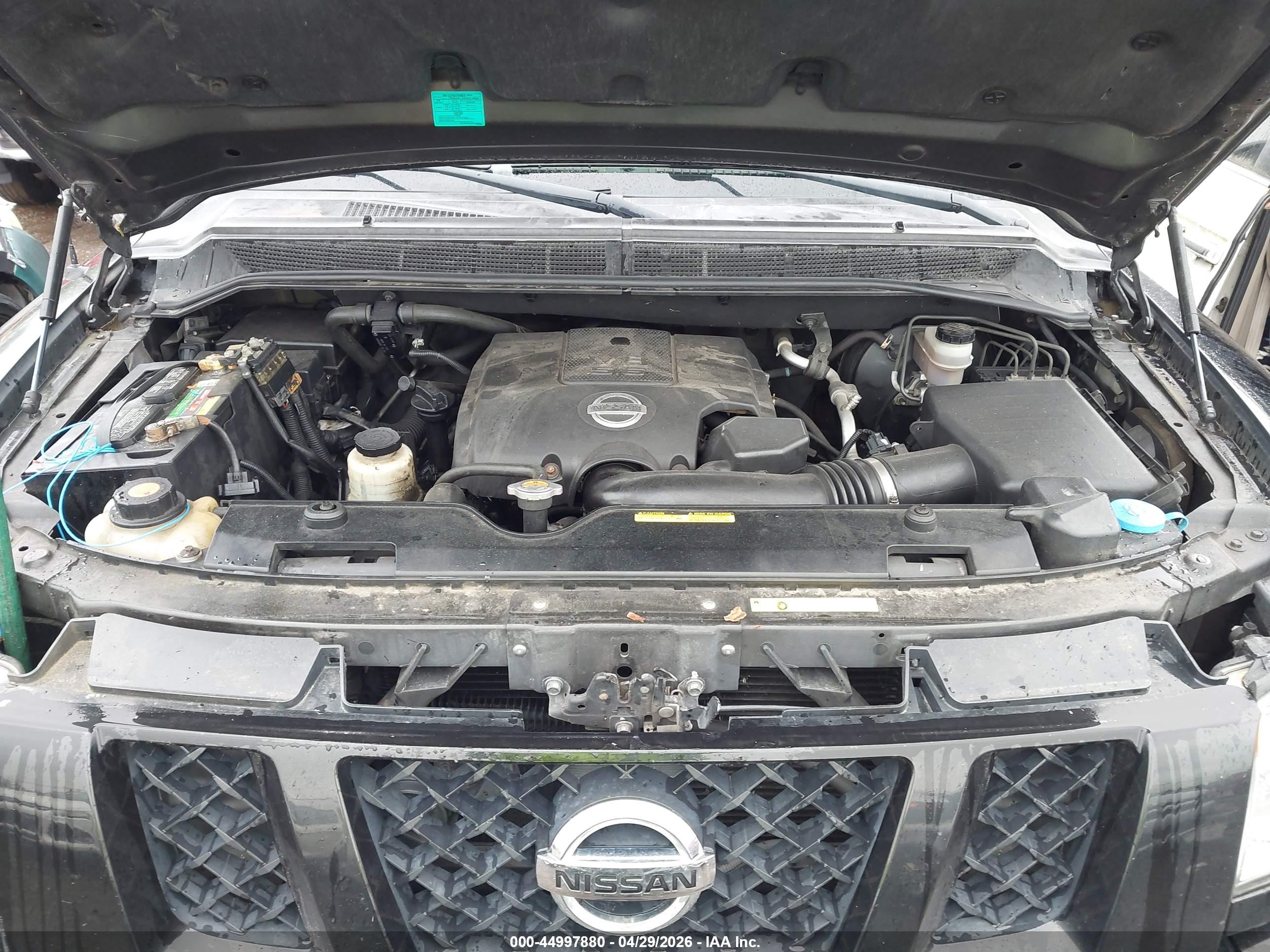 NISSAN TITAN image 10