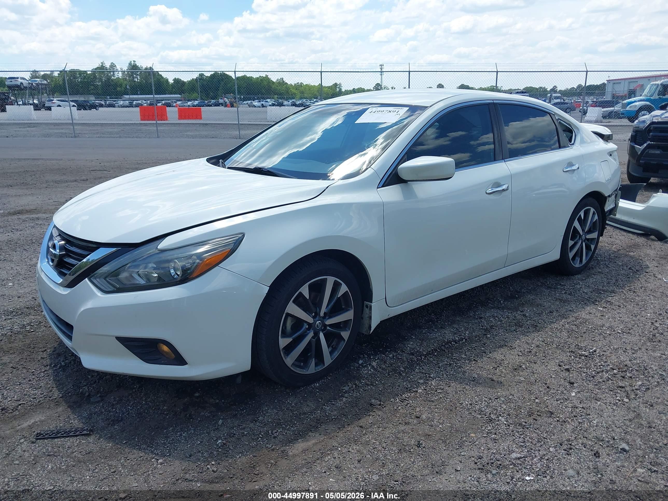 NISSAN ALTIMA image 2