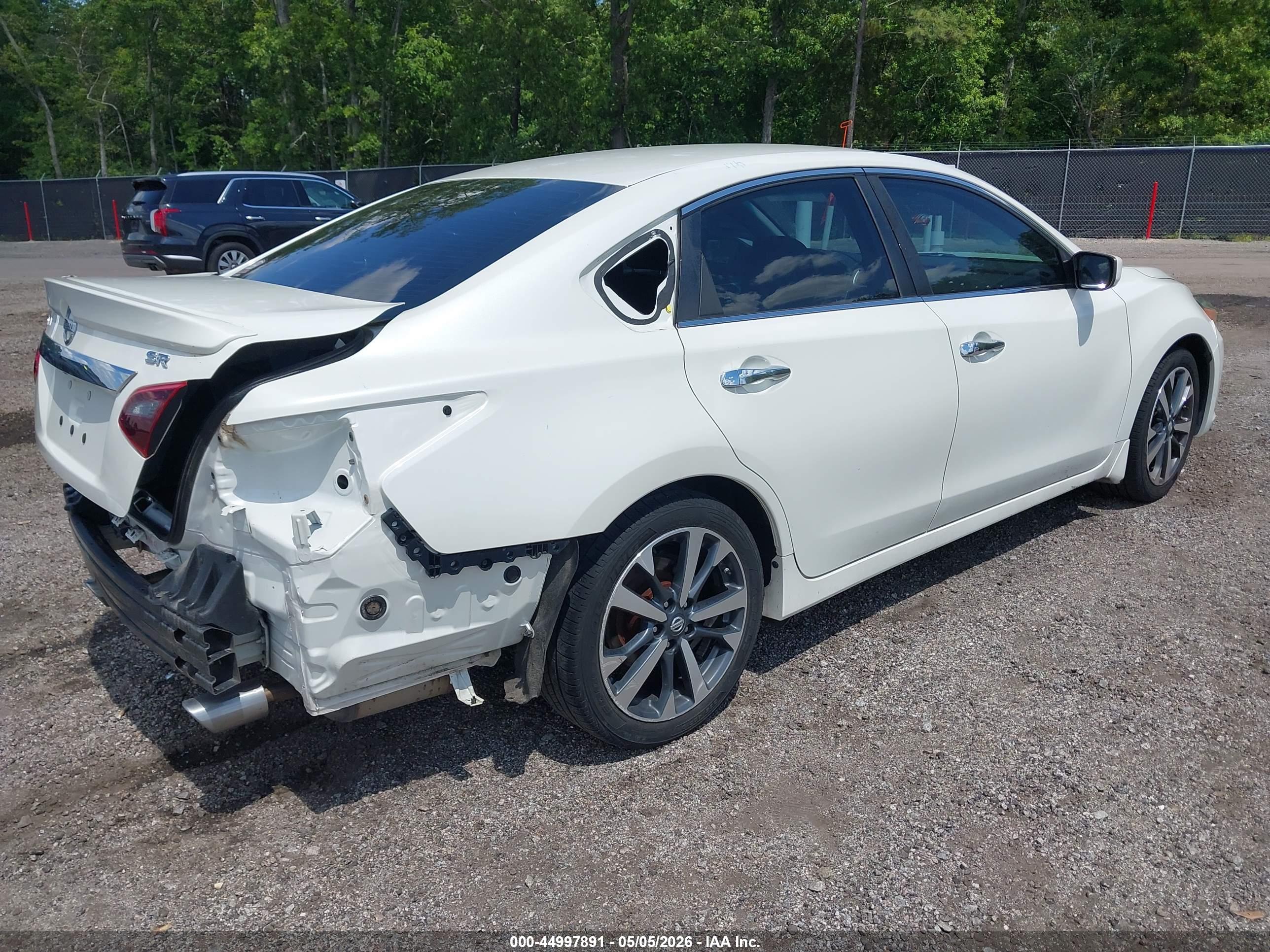 NISSAN ALTIMA image 4