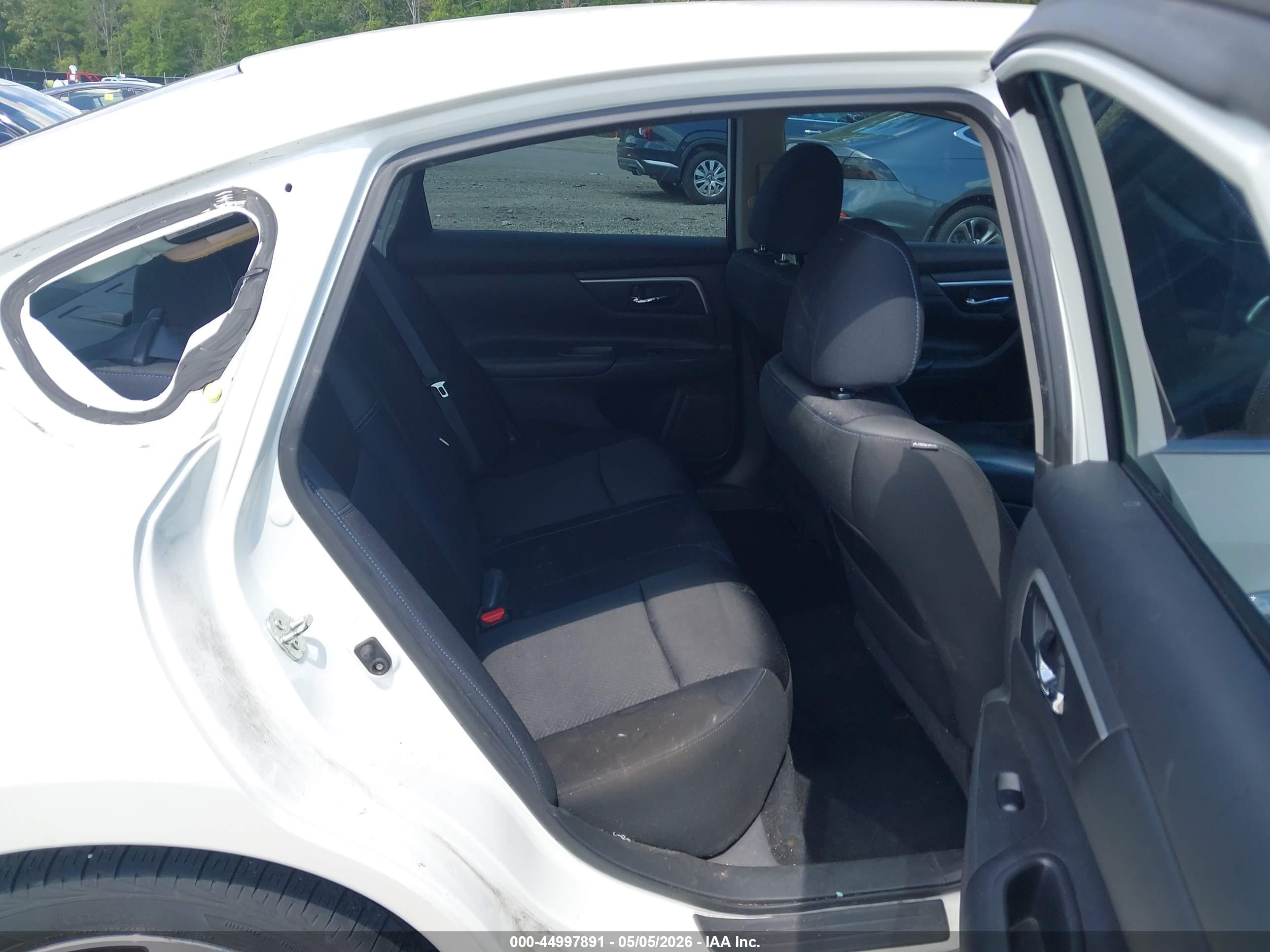 NISSAN ALTIMA image 8