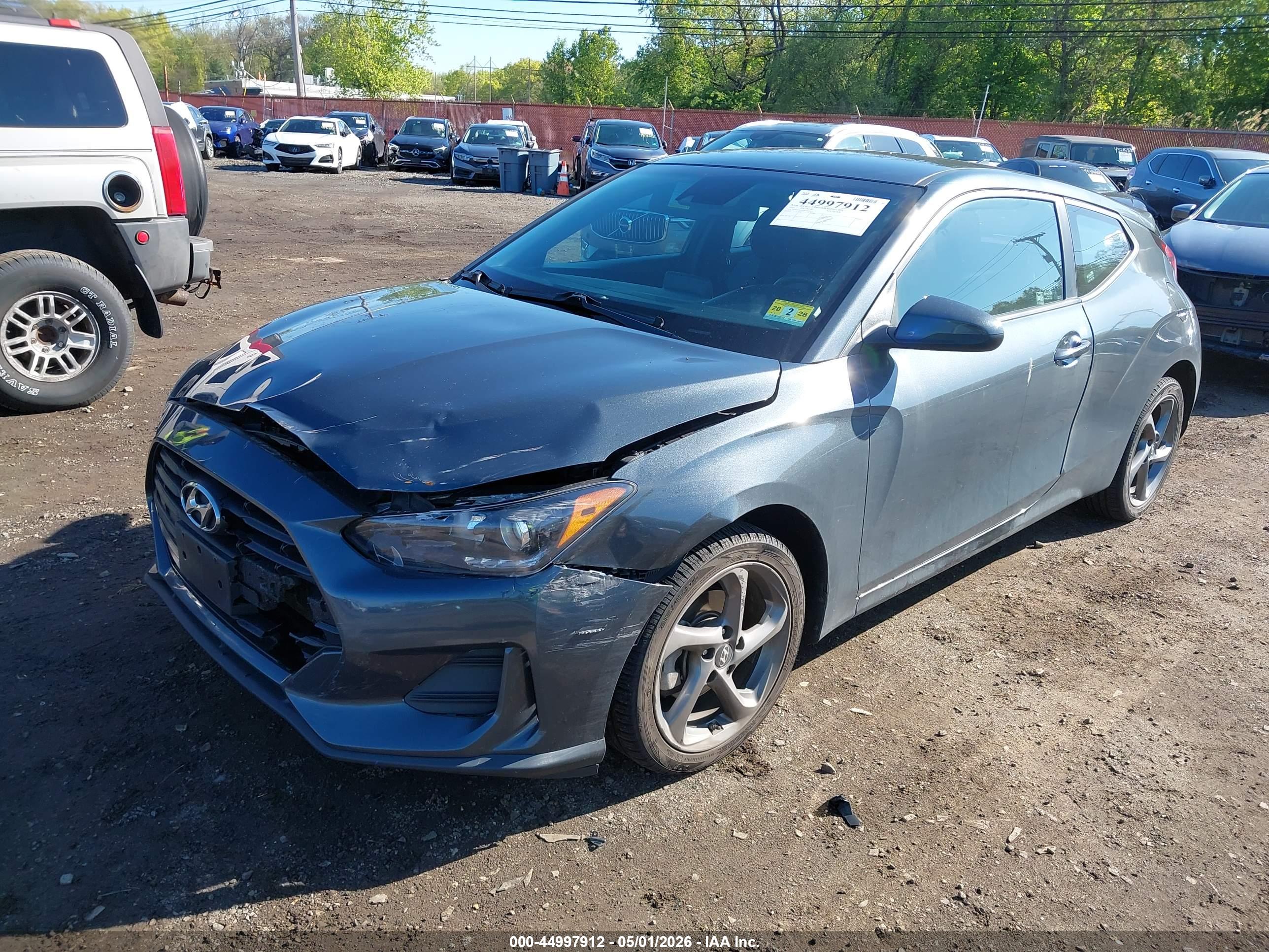 HYUNDAI VELOSTER image 2