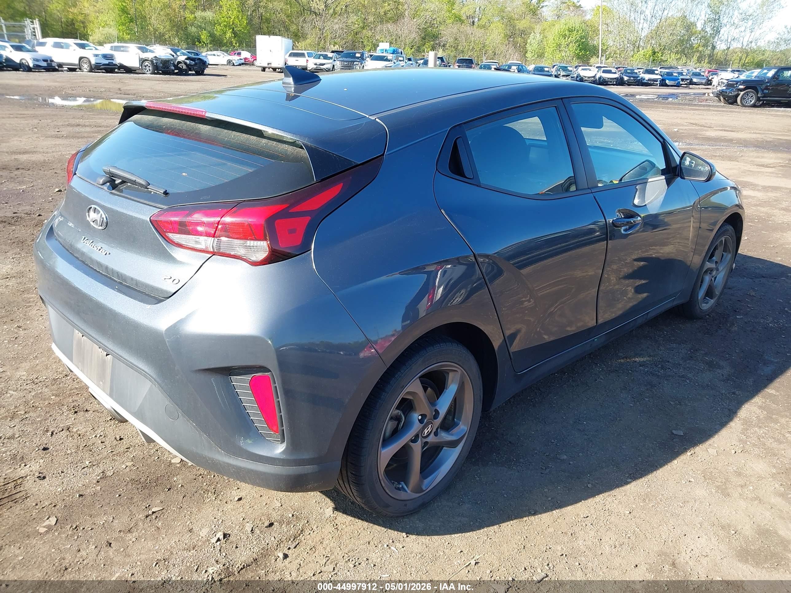 HYUNDAI VELOSTER image 4