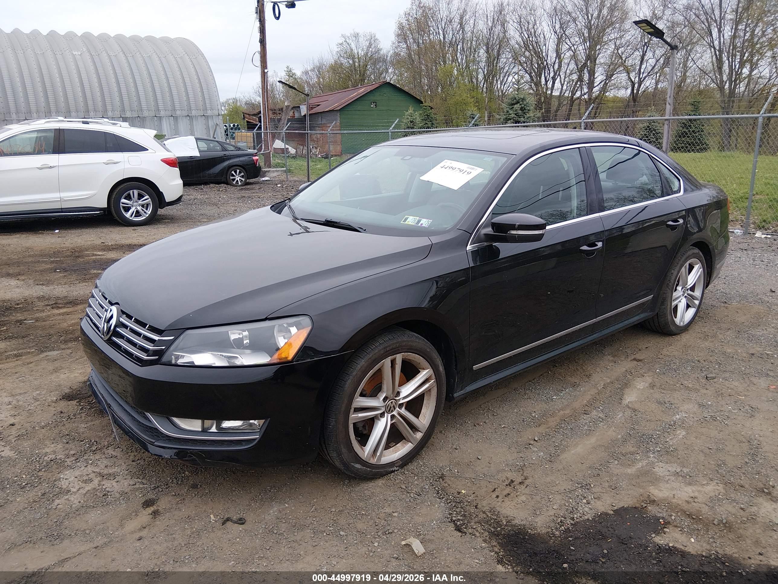 VOLKSWAGEN PASSAT image 2