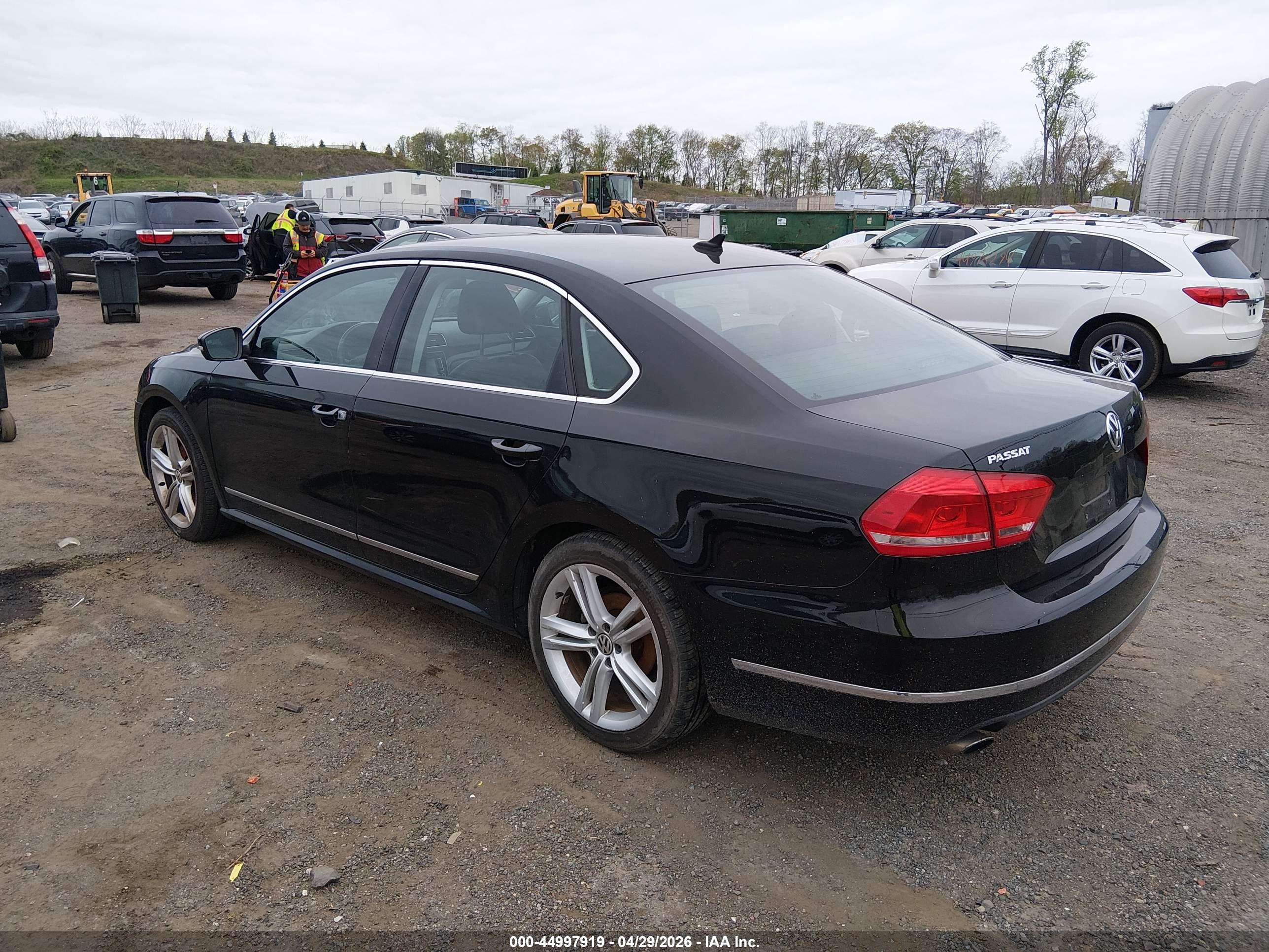 VOLKSWAGEN PASSAT image 3