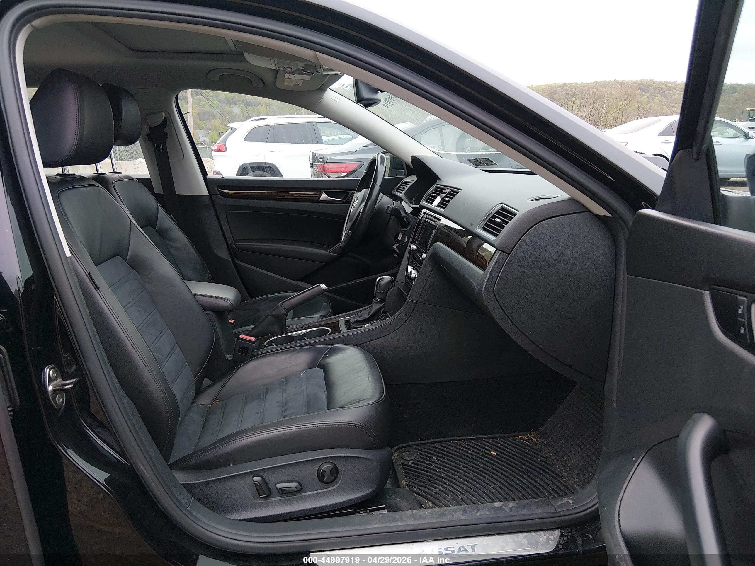 VOLKSWAGEN PASSAT image 5