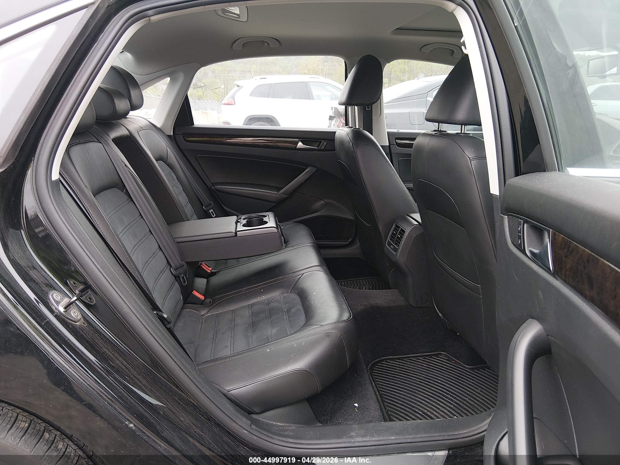 VOLKSWAGEN PASSAT image 8