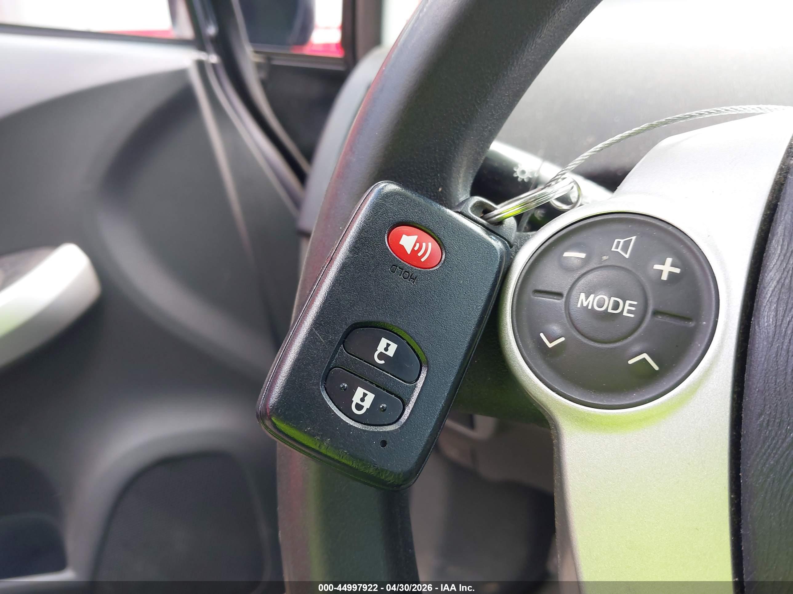 TOYOTA PRIUS image 11