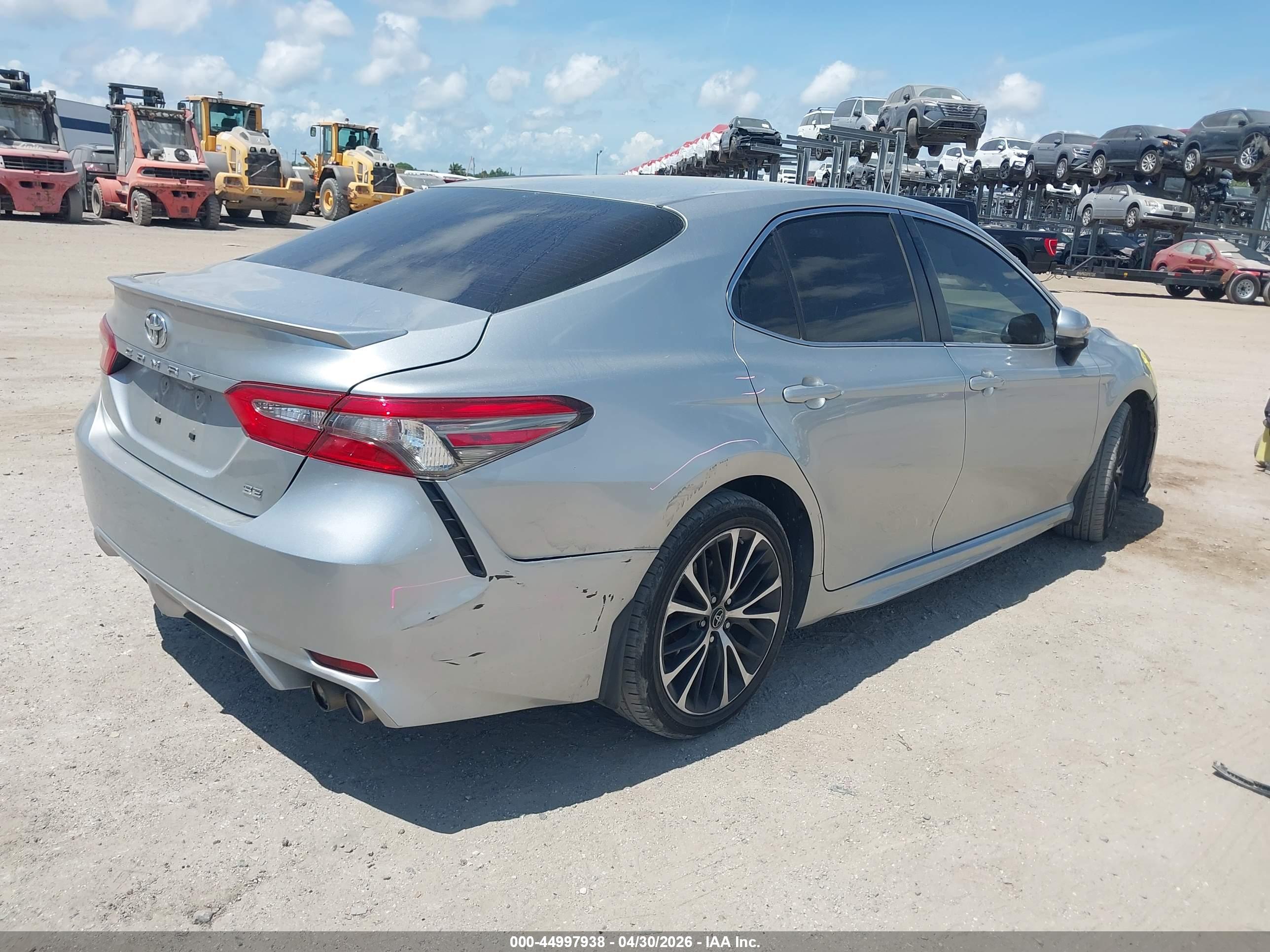 TOYOTA CAMRY image 4