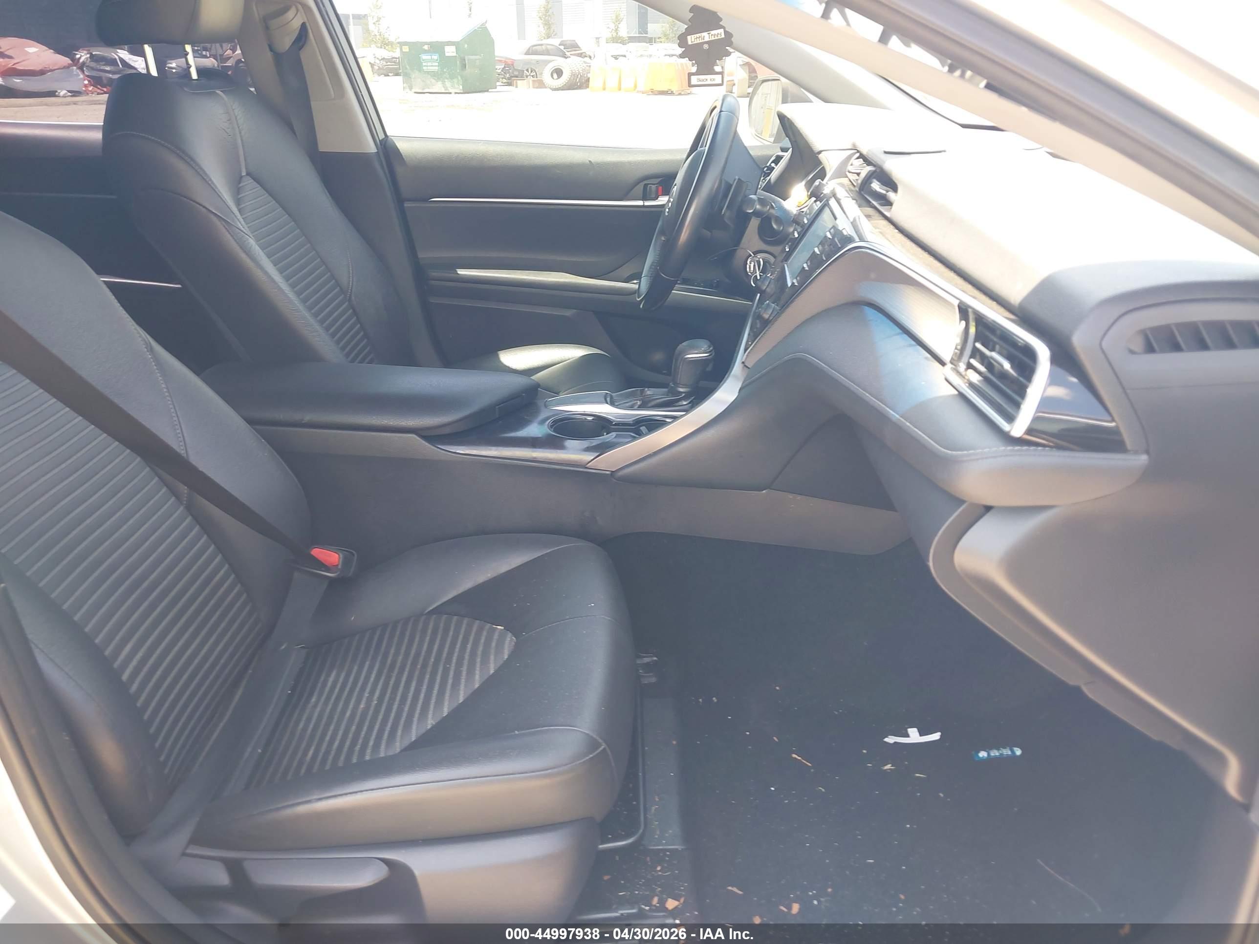 TOYOTA CAMRY image 5