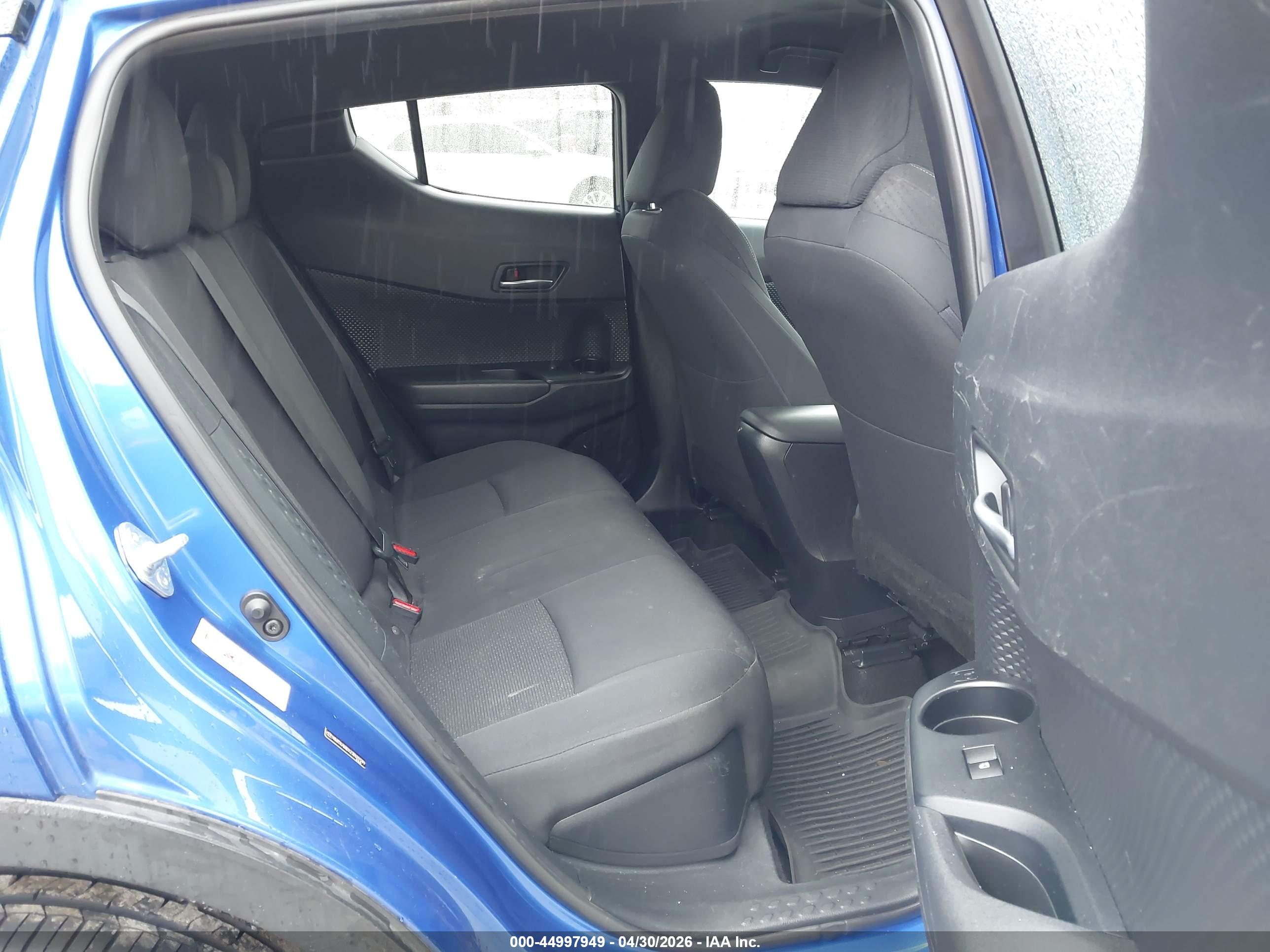 TOYOTA C-HR image 8