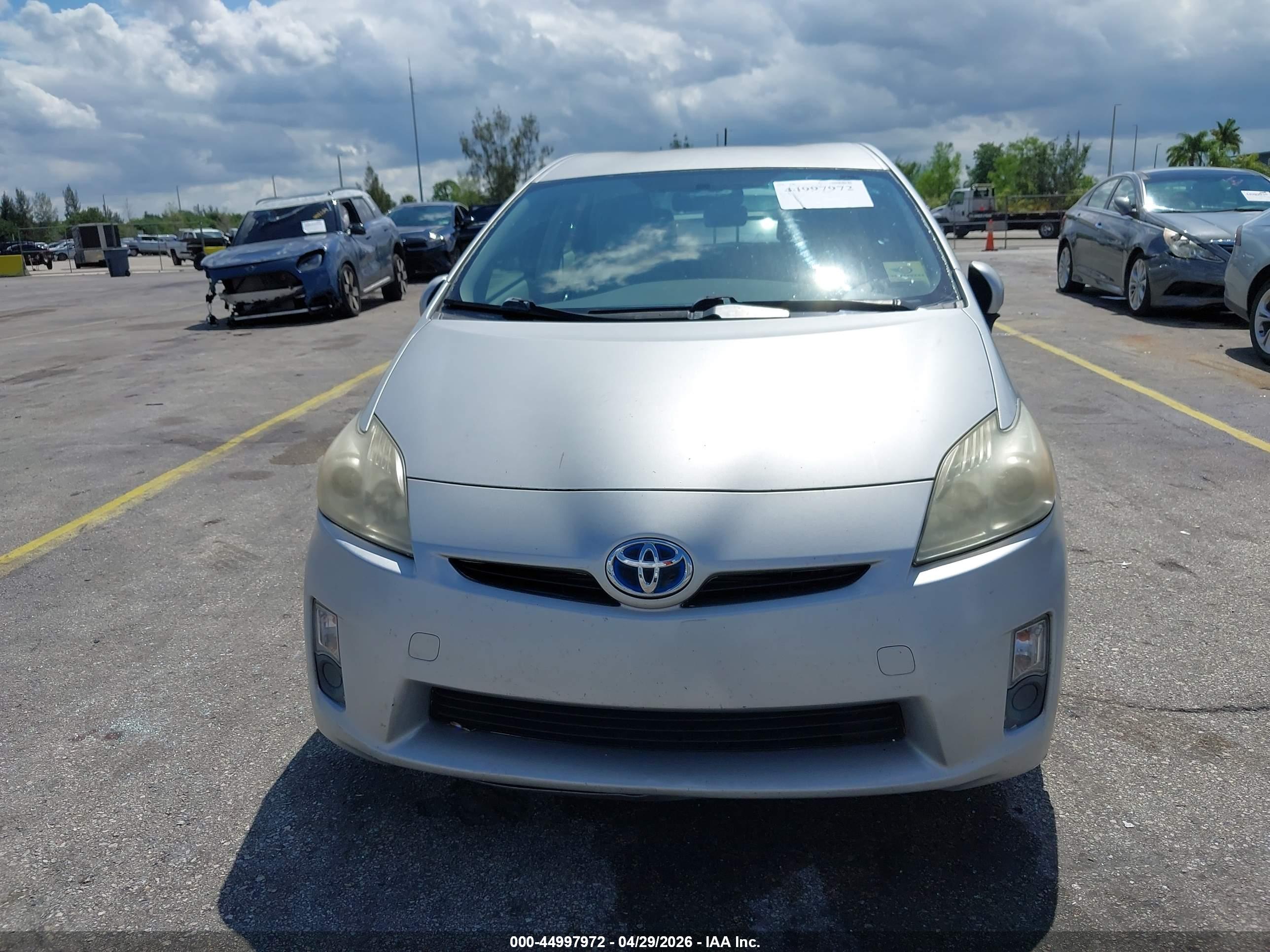 TOYOTA PRIUS image 6