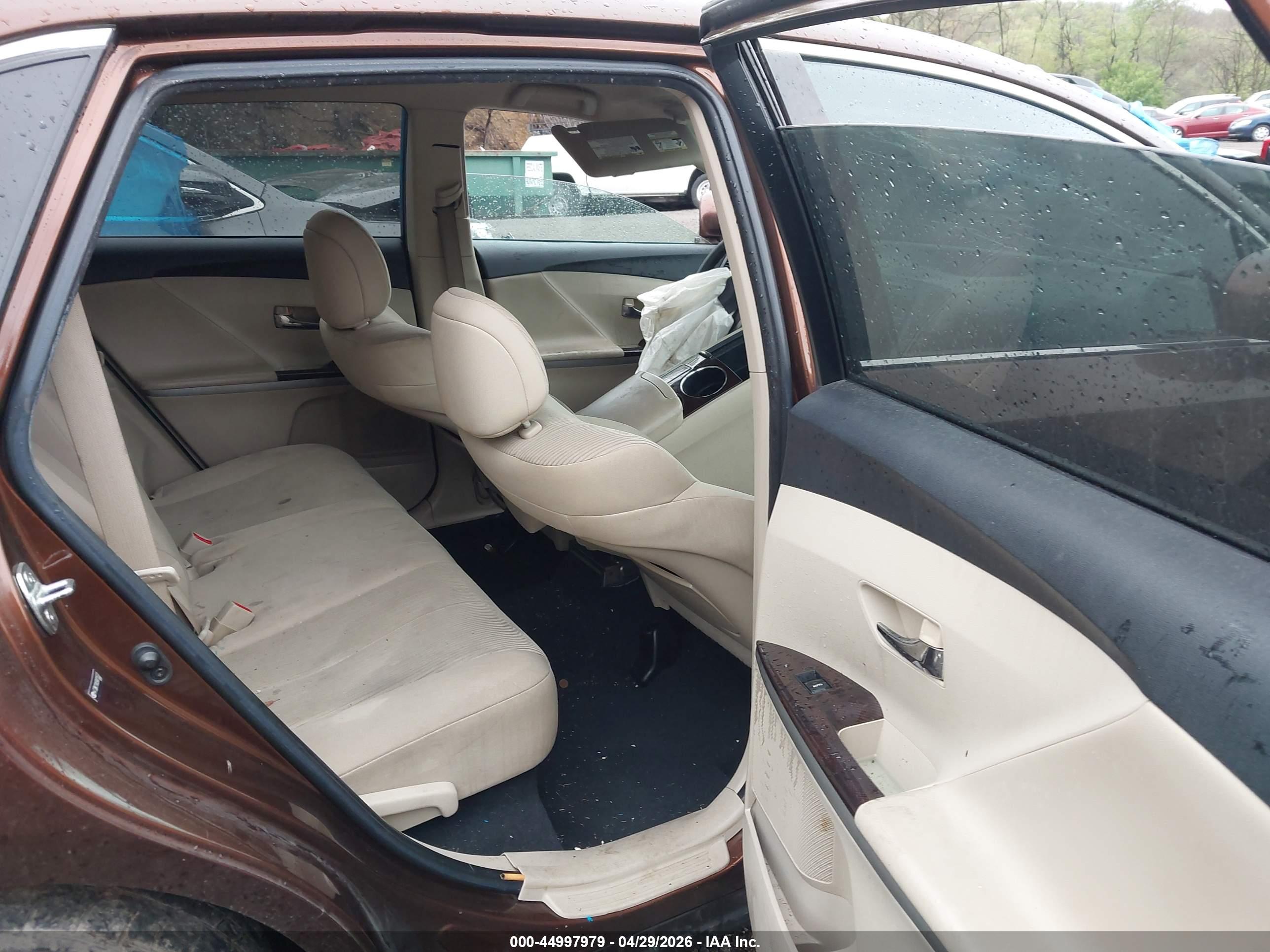 TOYOTA VENZA image 8